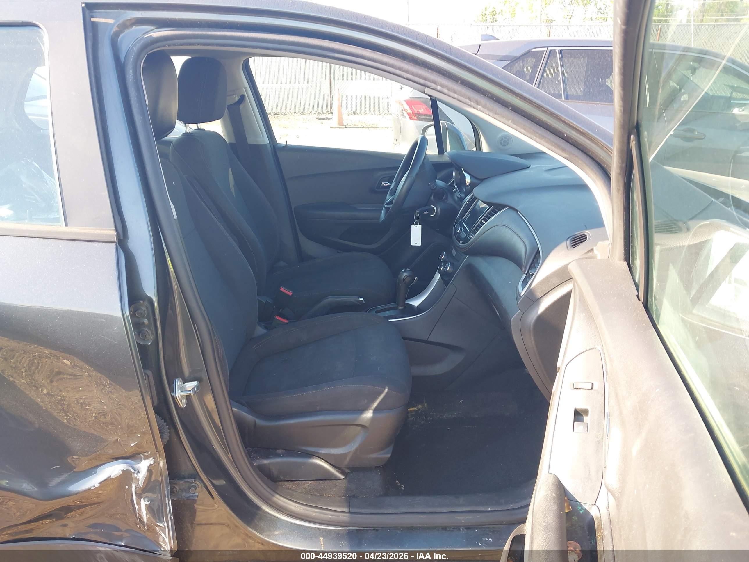 CHEVROLET TRAX image 5