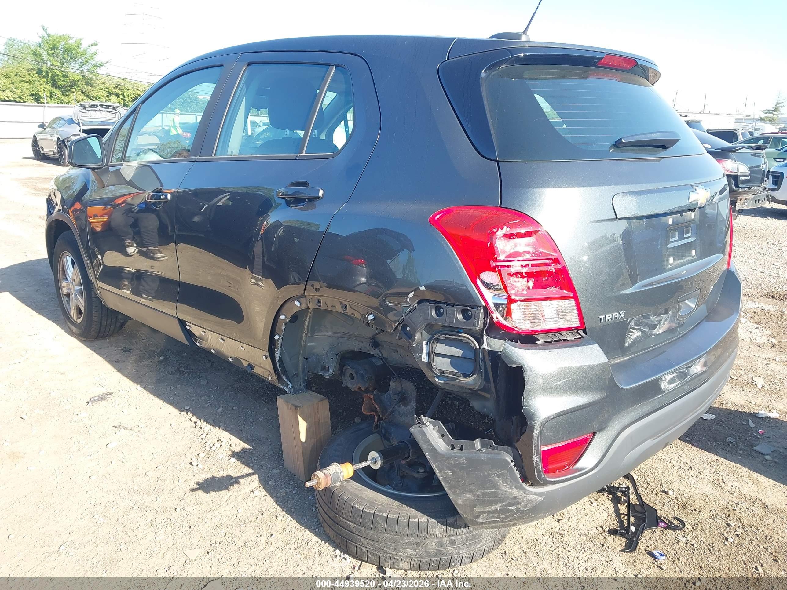 CHEVROLET TRAX image 6