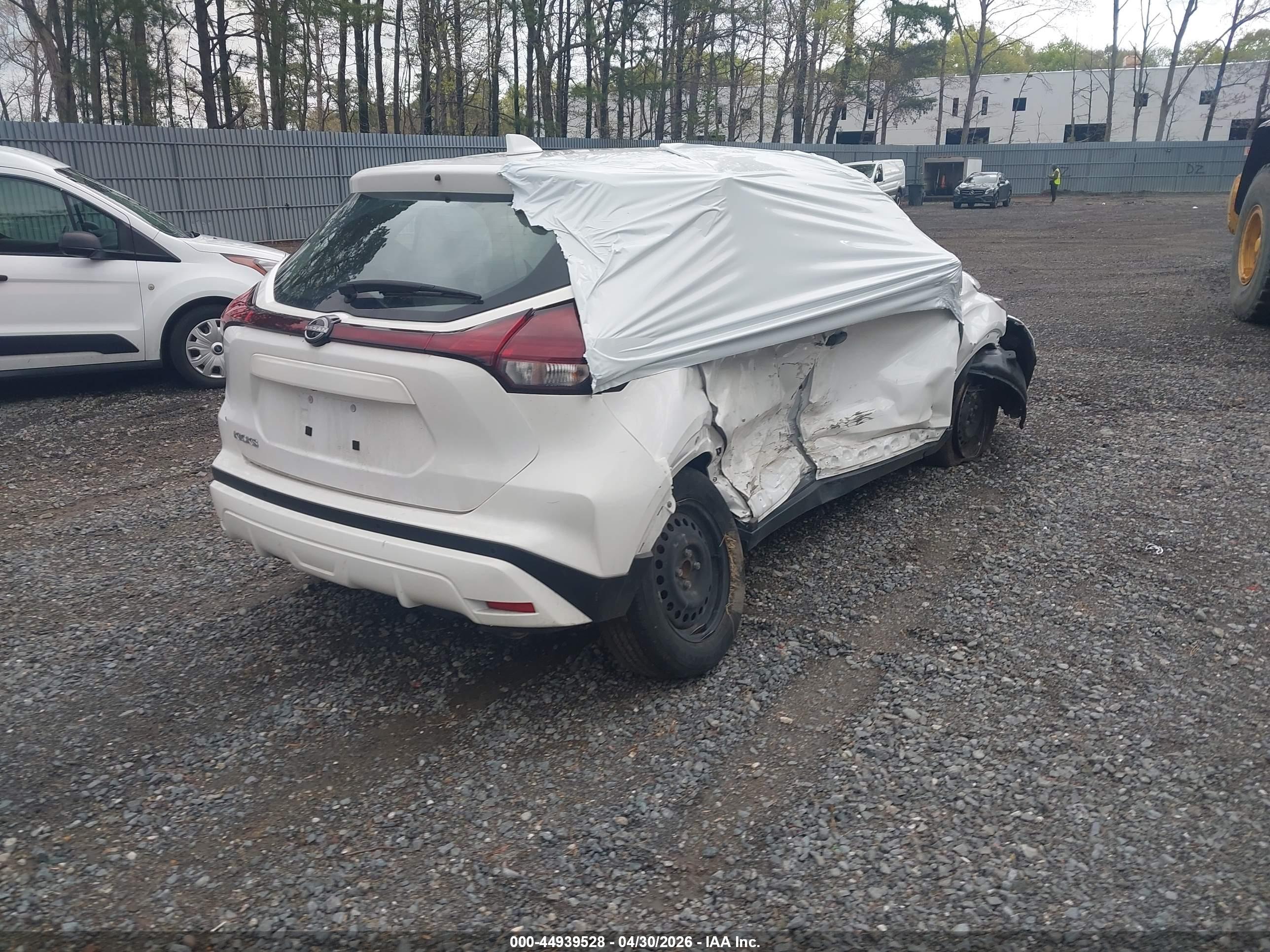 NISSAN KICKS image 4