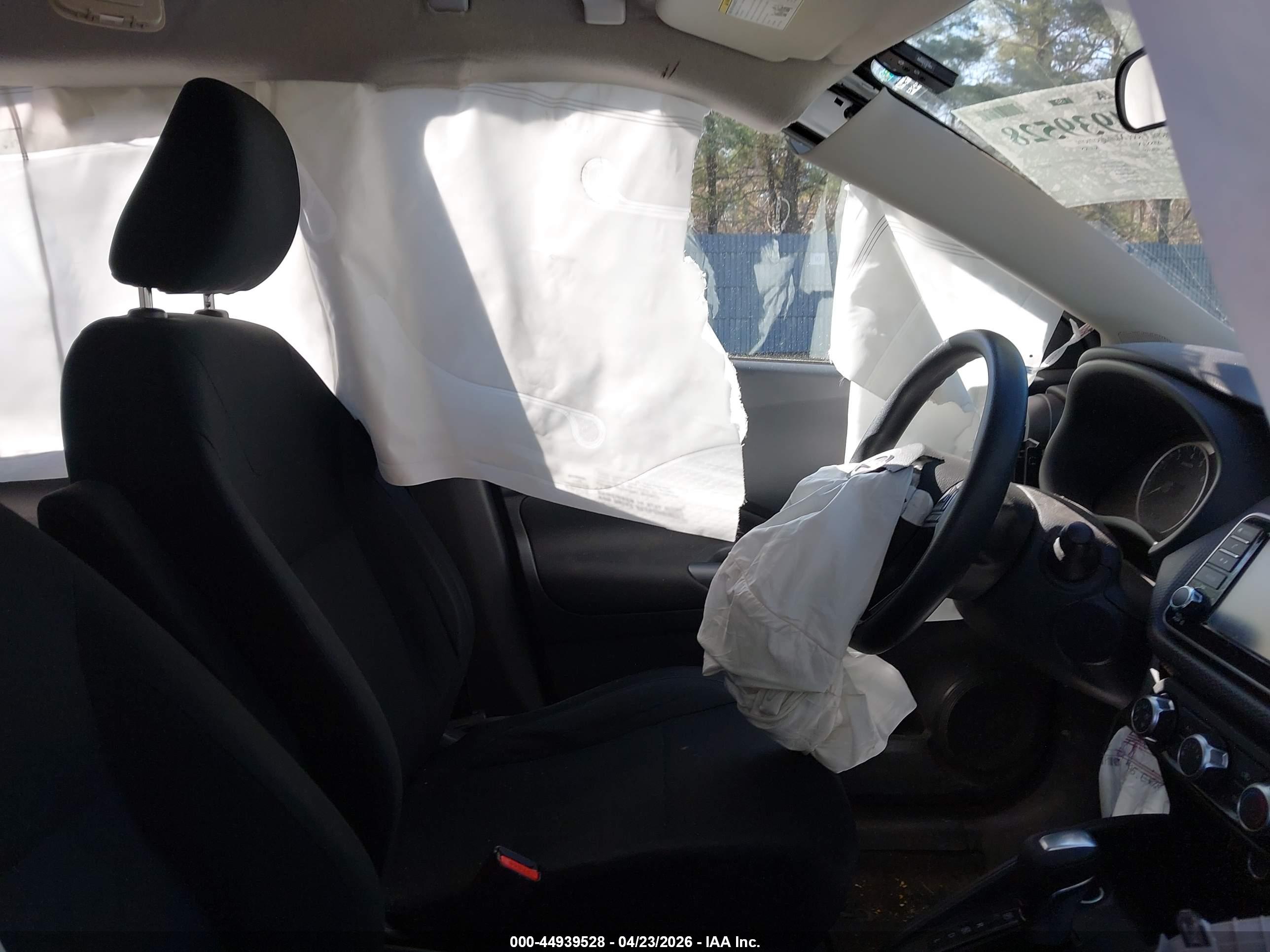 NISSAN KICKS image 5