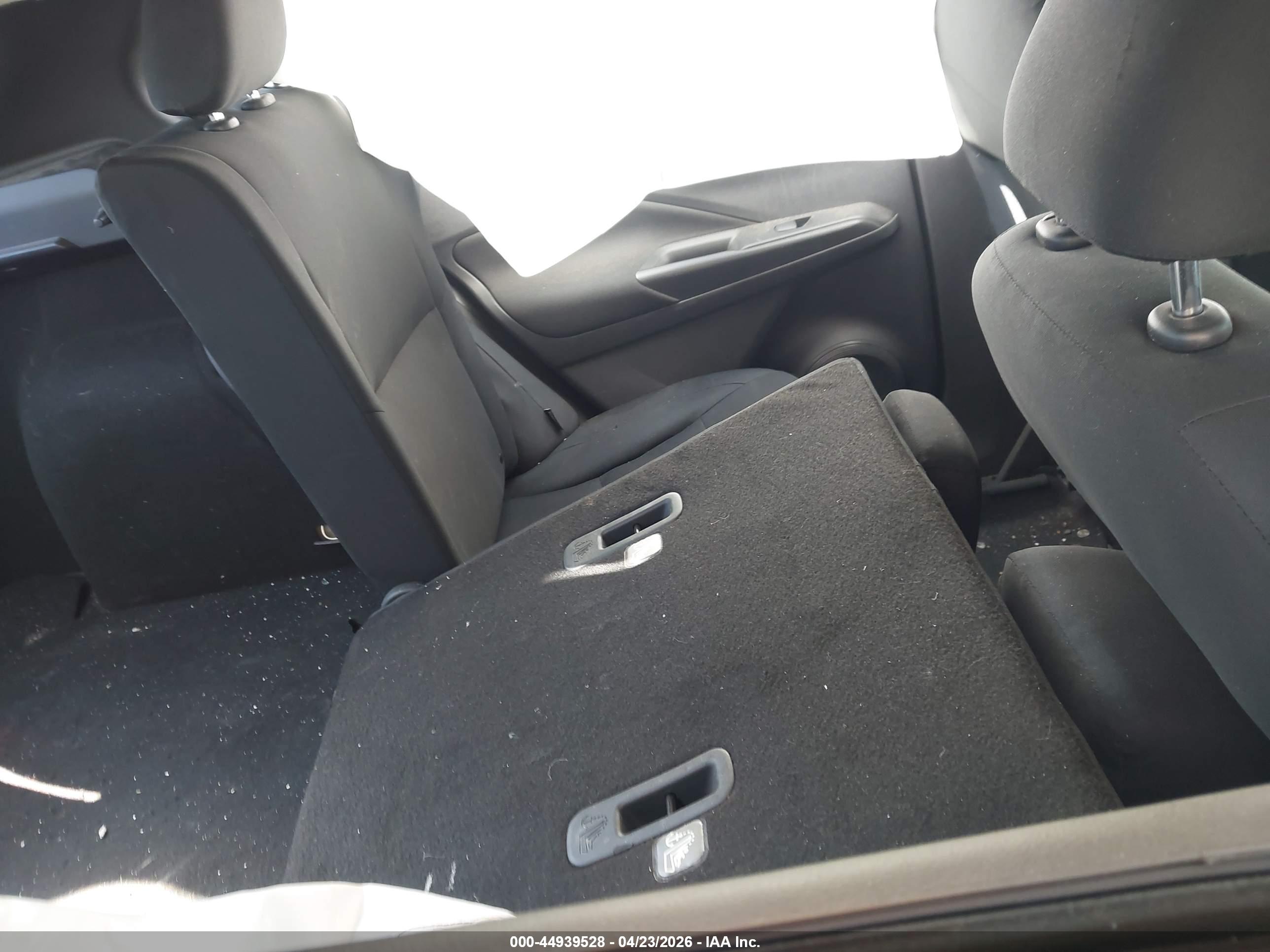 NISSAN KICKS image 8