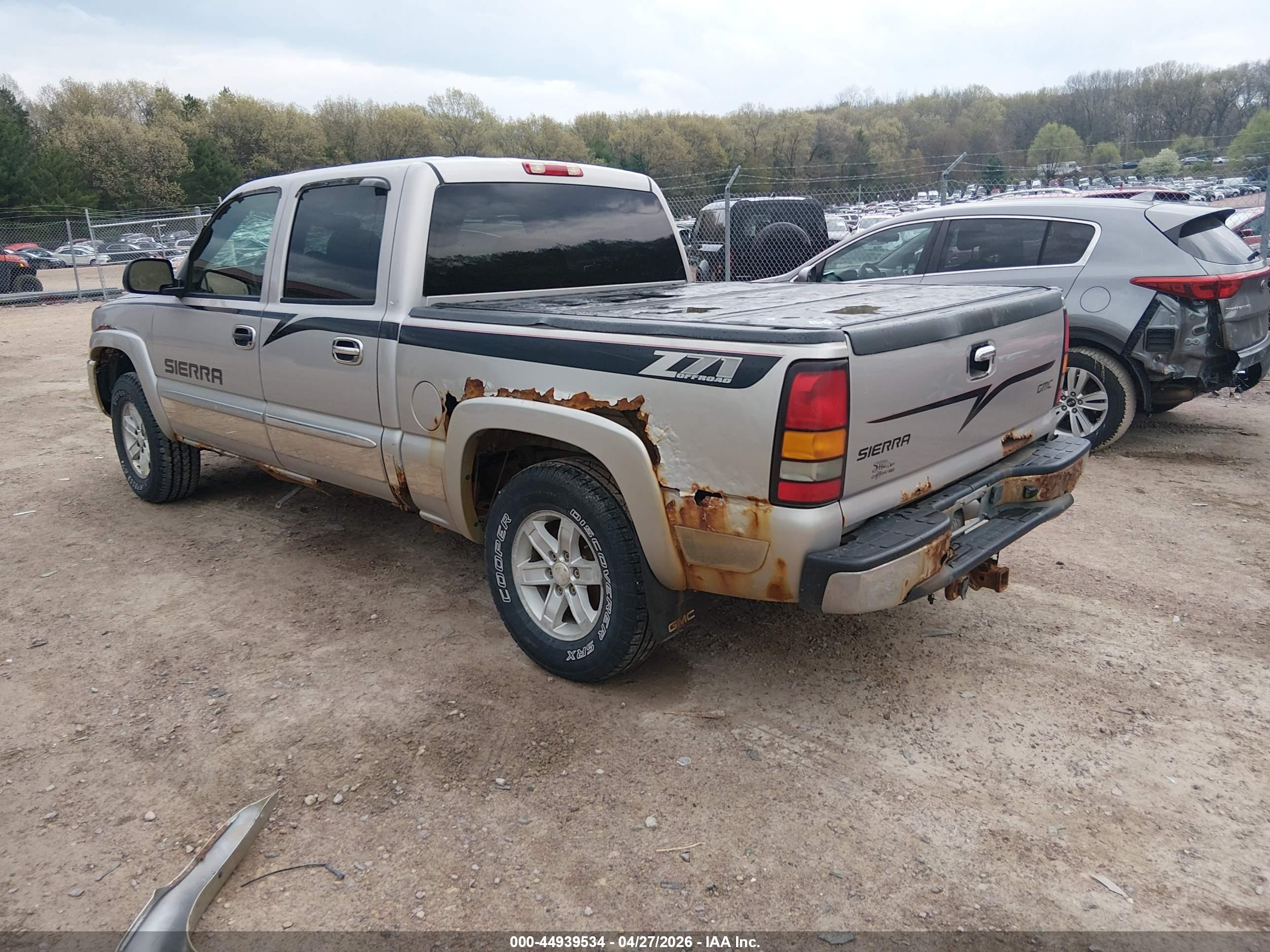 GMC SIERRA image 3