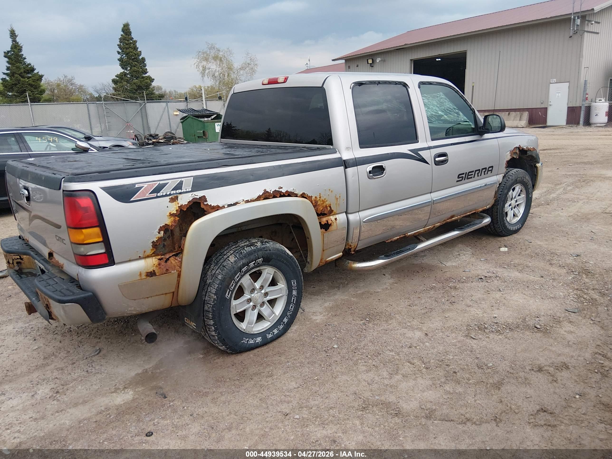 GMC SIERRA image 4