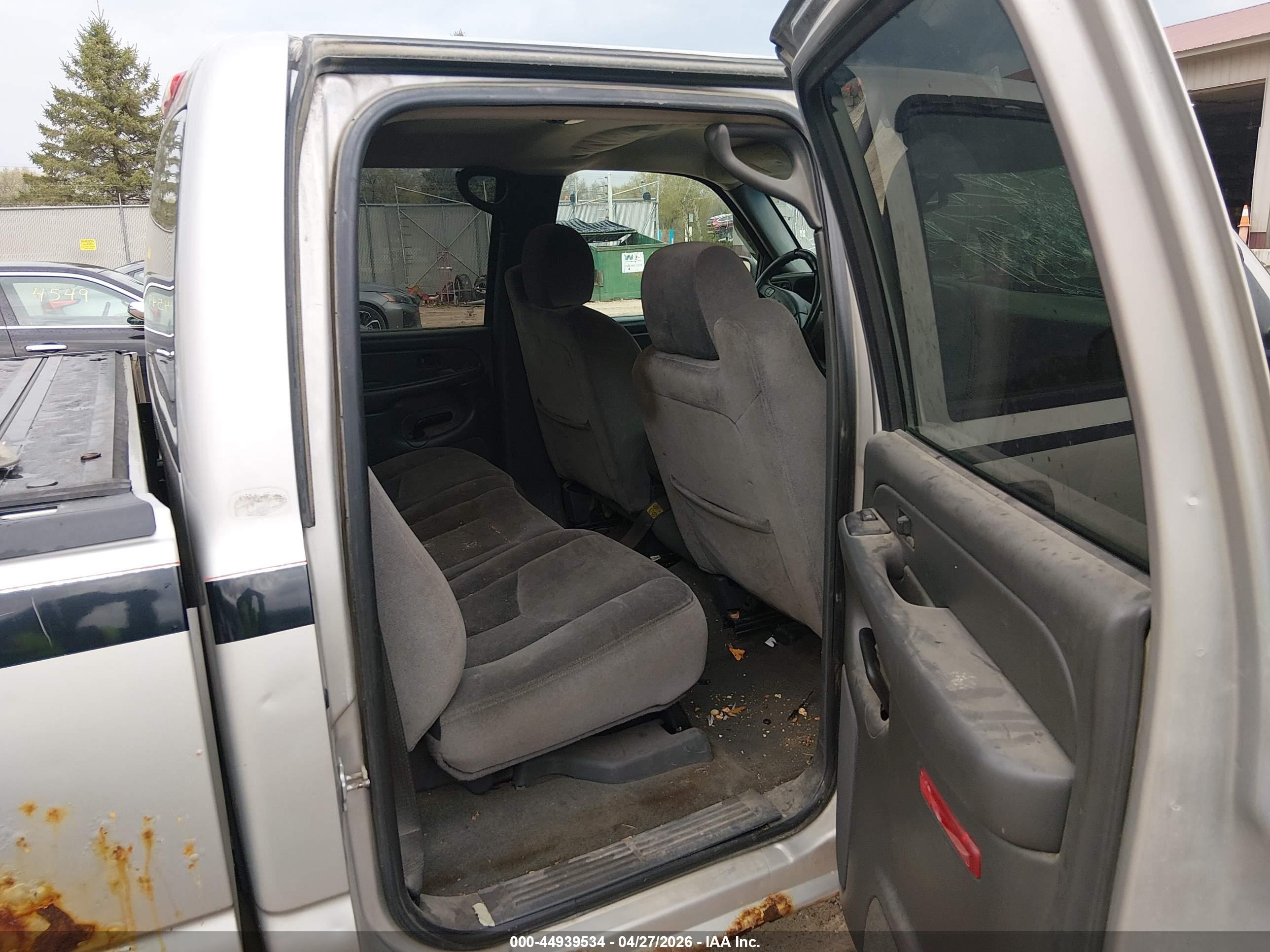 GMC SIERRA image 8