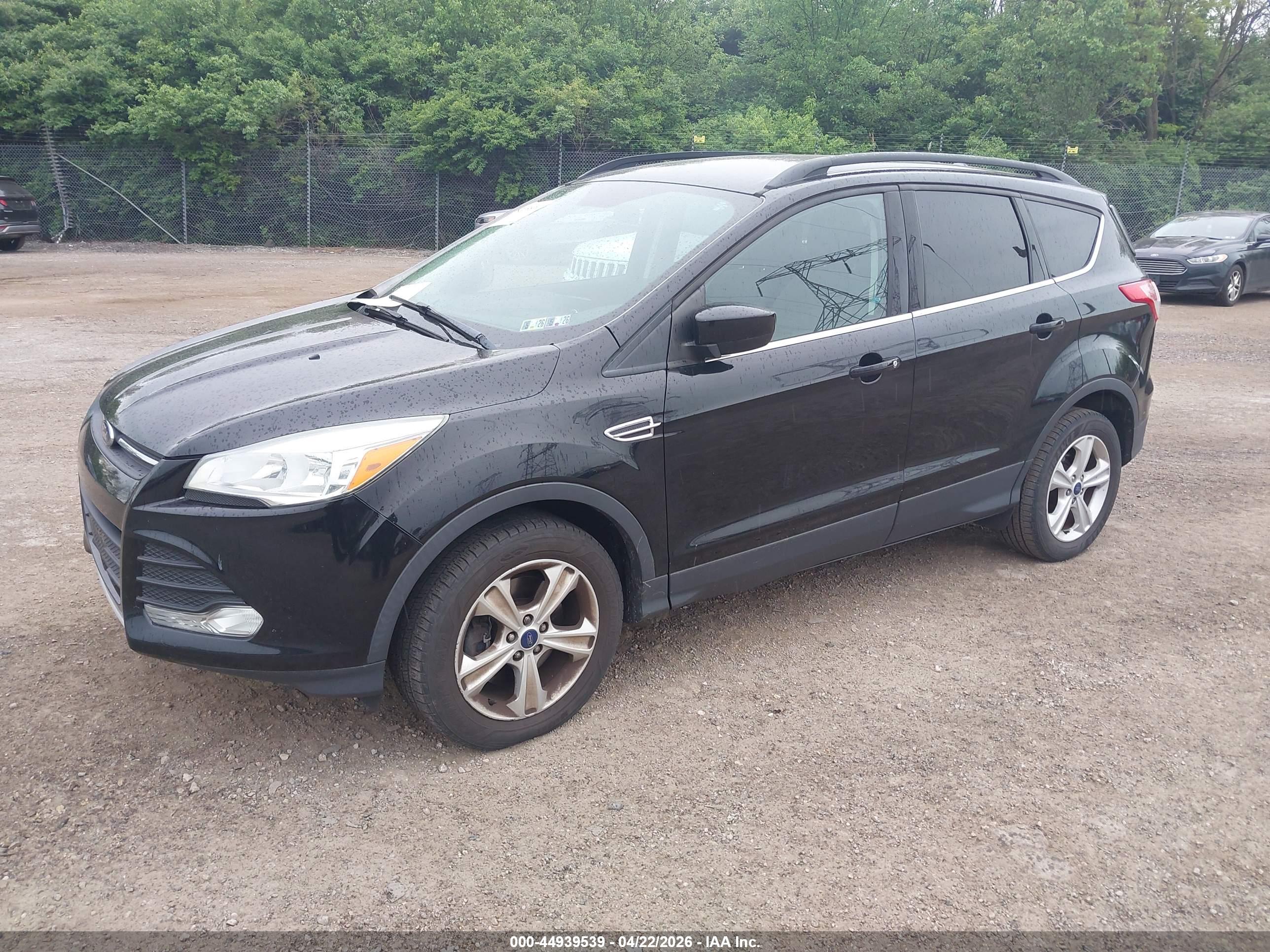 FORD ESCAPE image 2