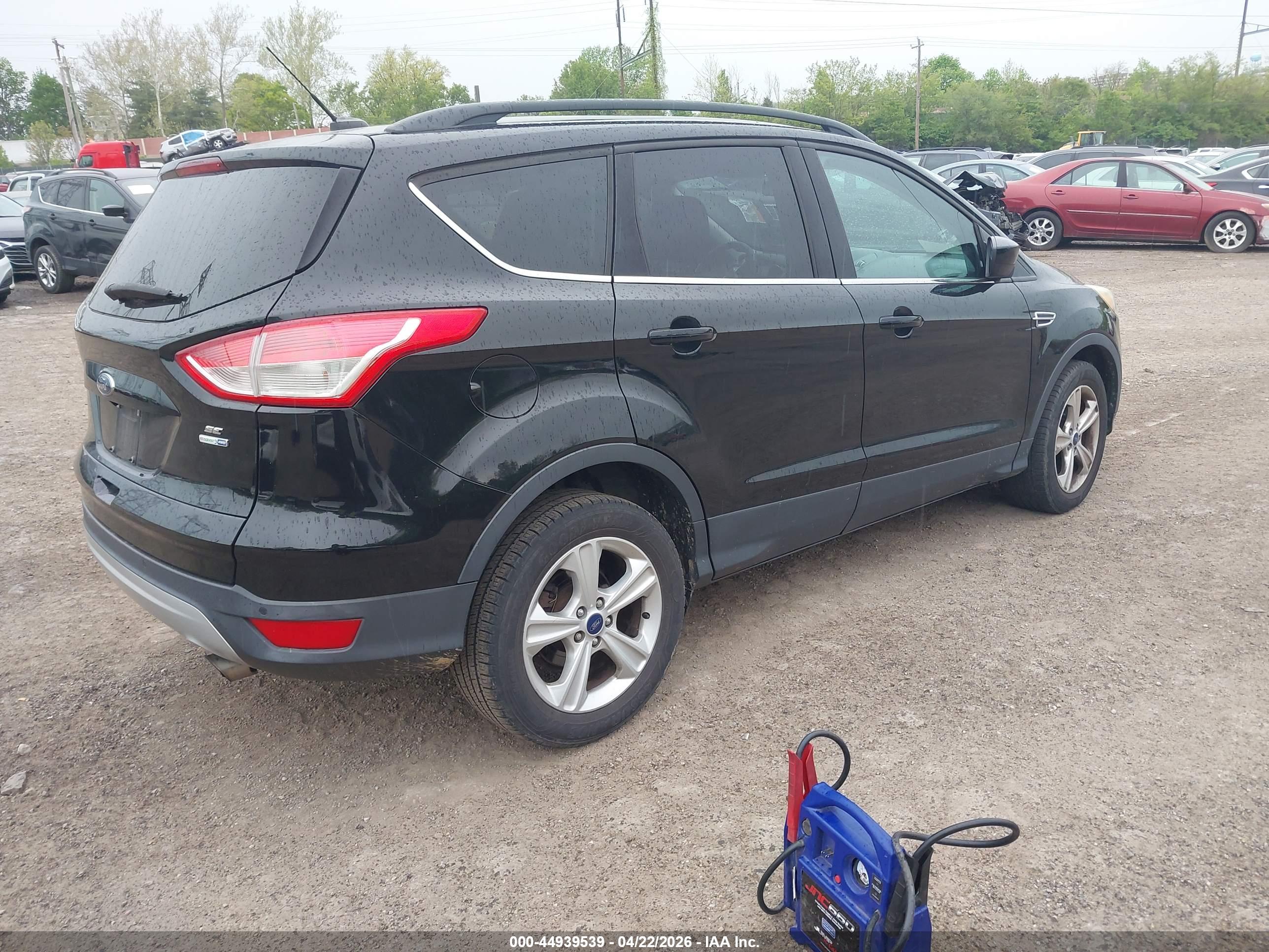 FORD ESCAPE image 4