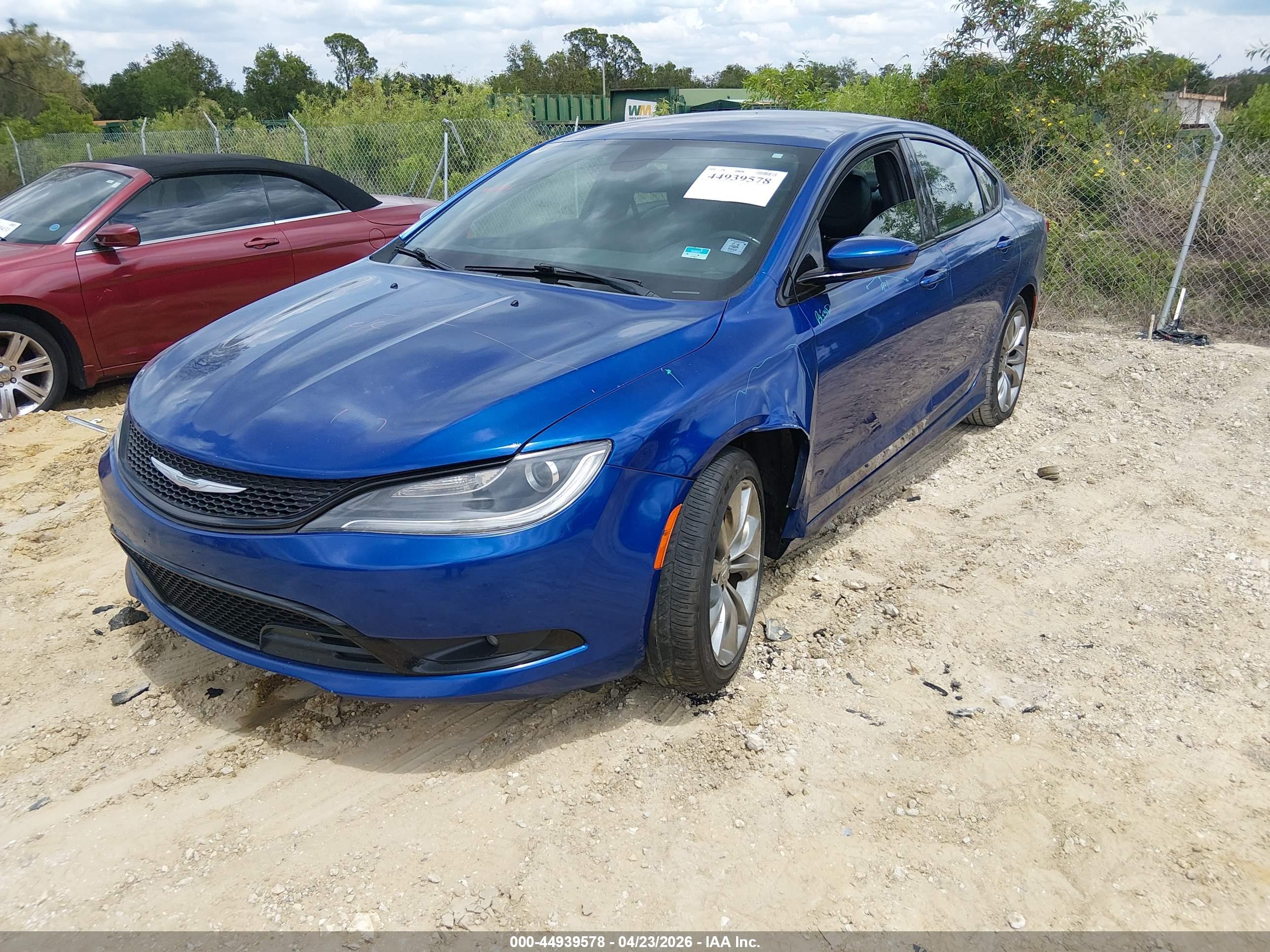 CHRYSLER 200 image 2