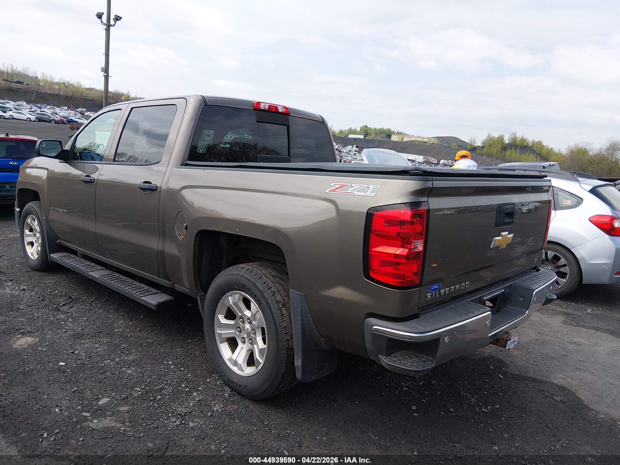 CHEVROLET SILVERADO image 3