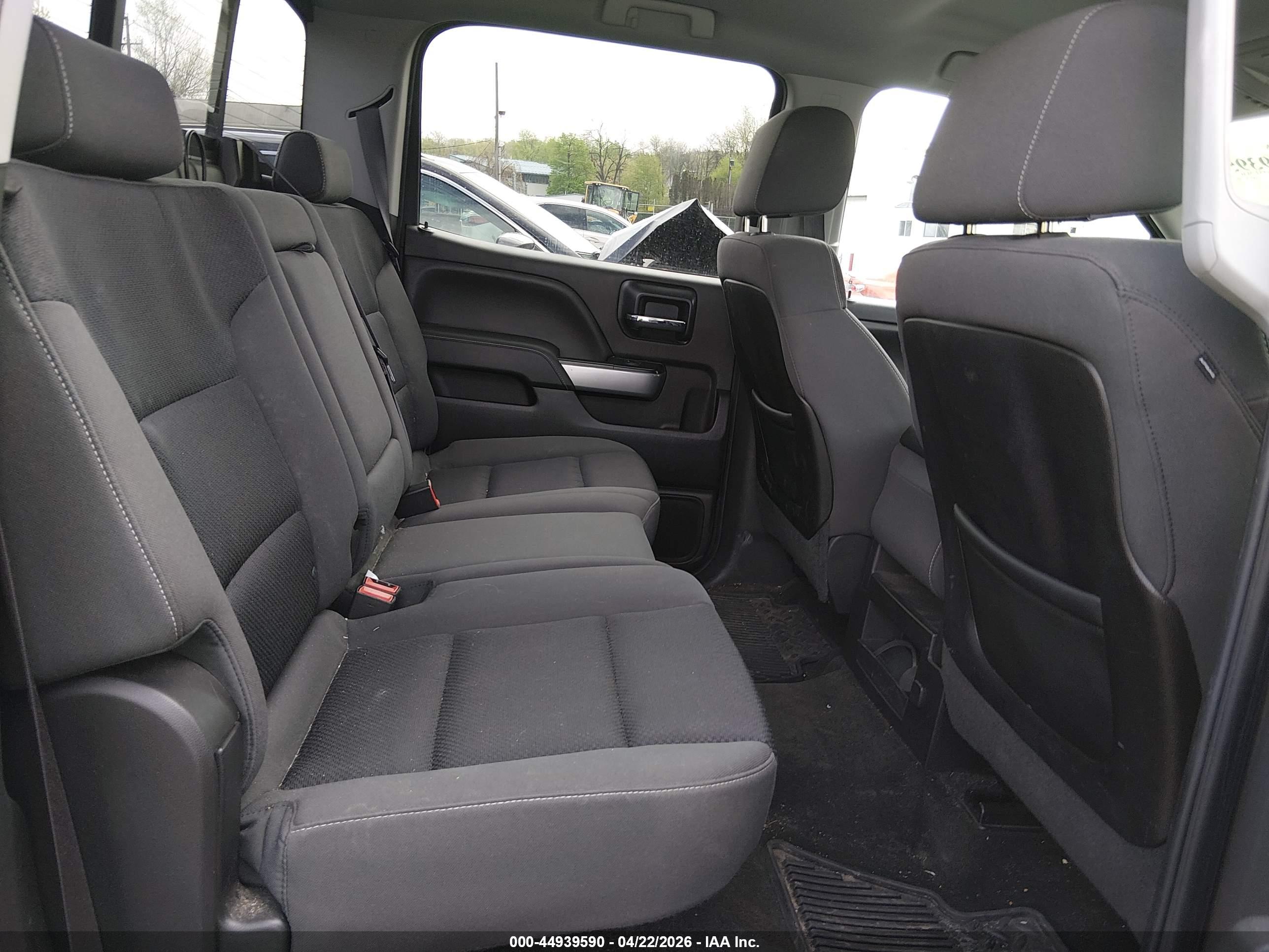 CHEVROLET SILVERADO image 8