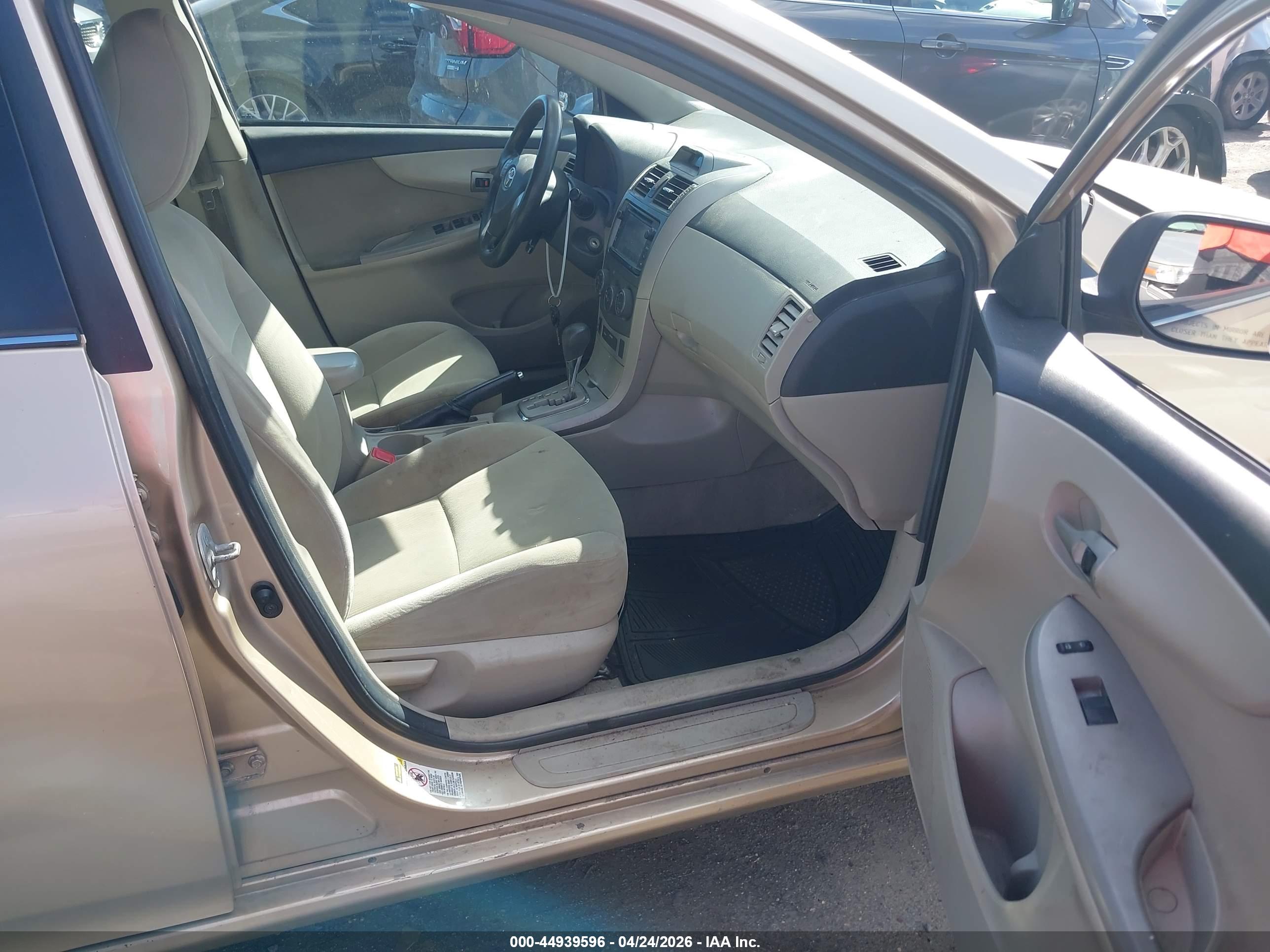 TOYOTA COROLLA image 5