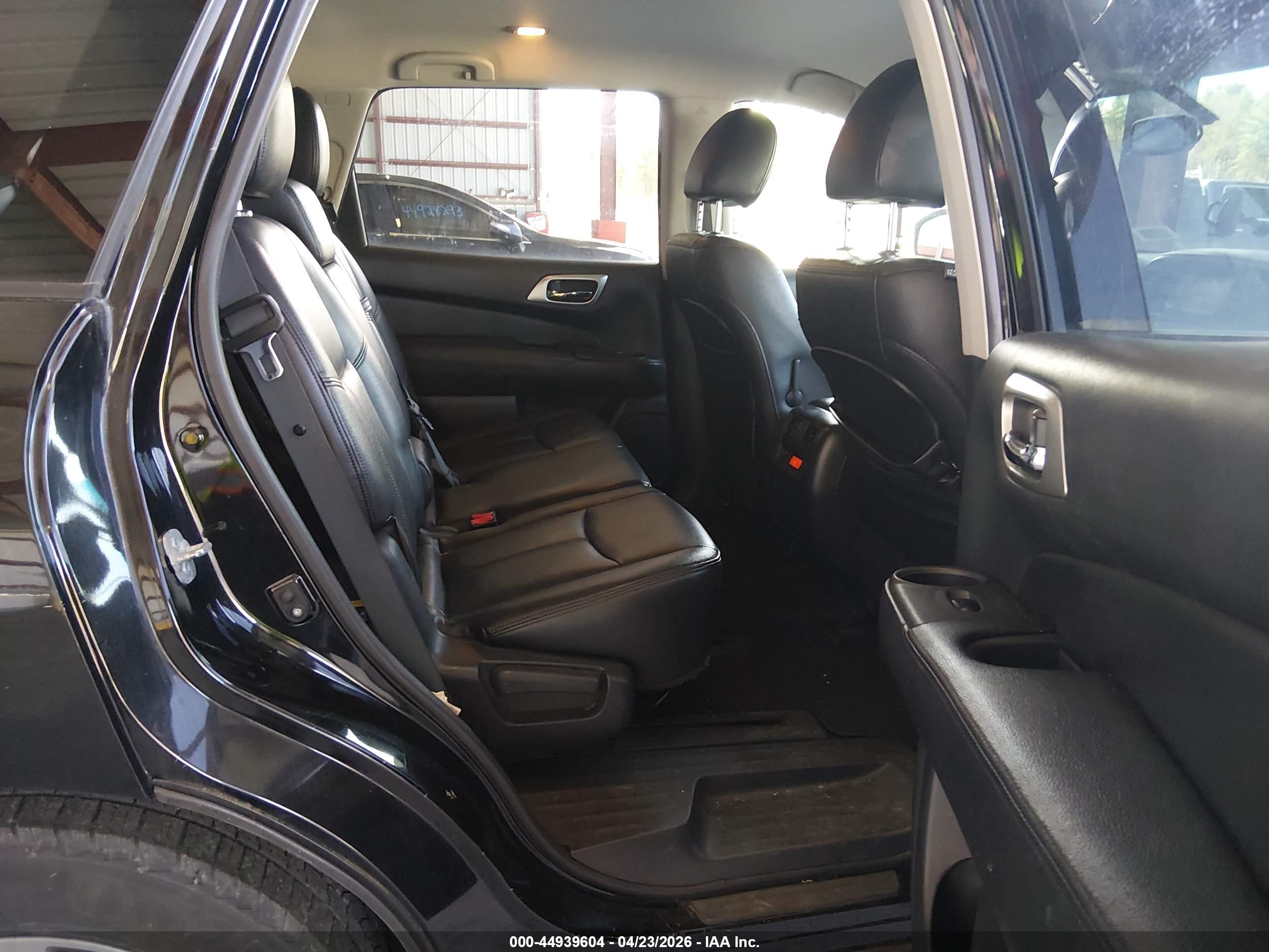 NISSAN PATHFINDER image 8