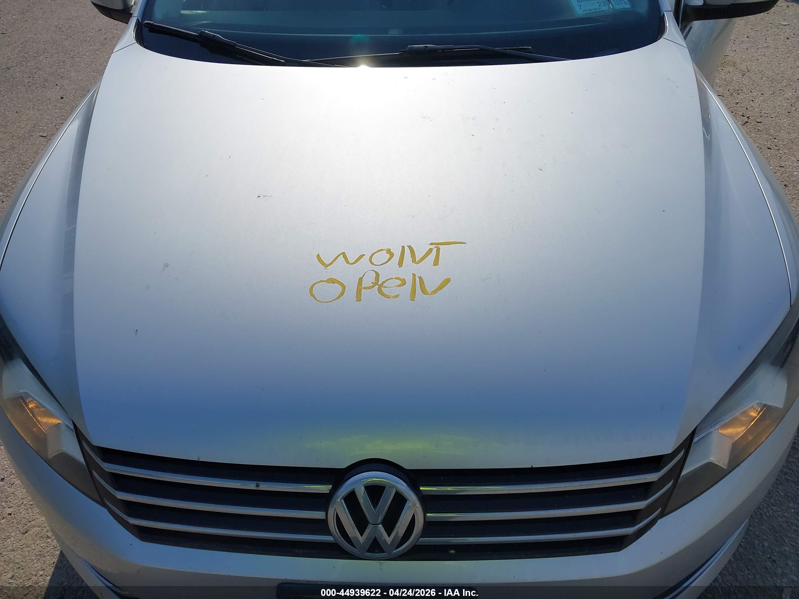 VOLKSWAGEN PASSAT image 10