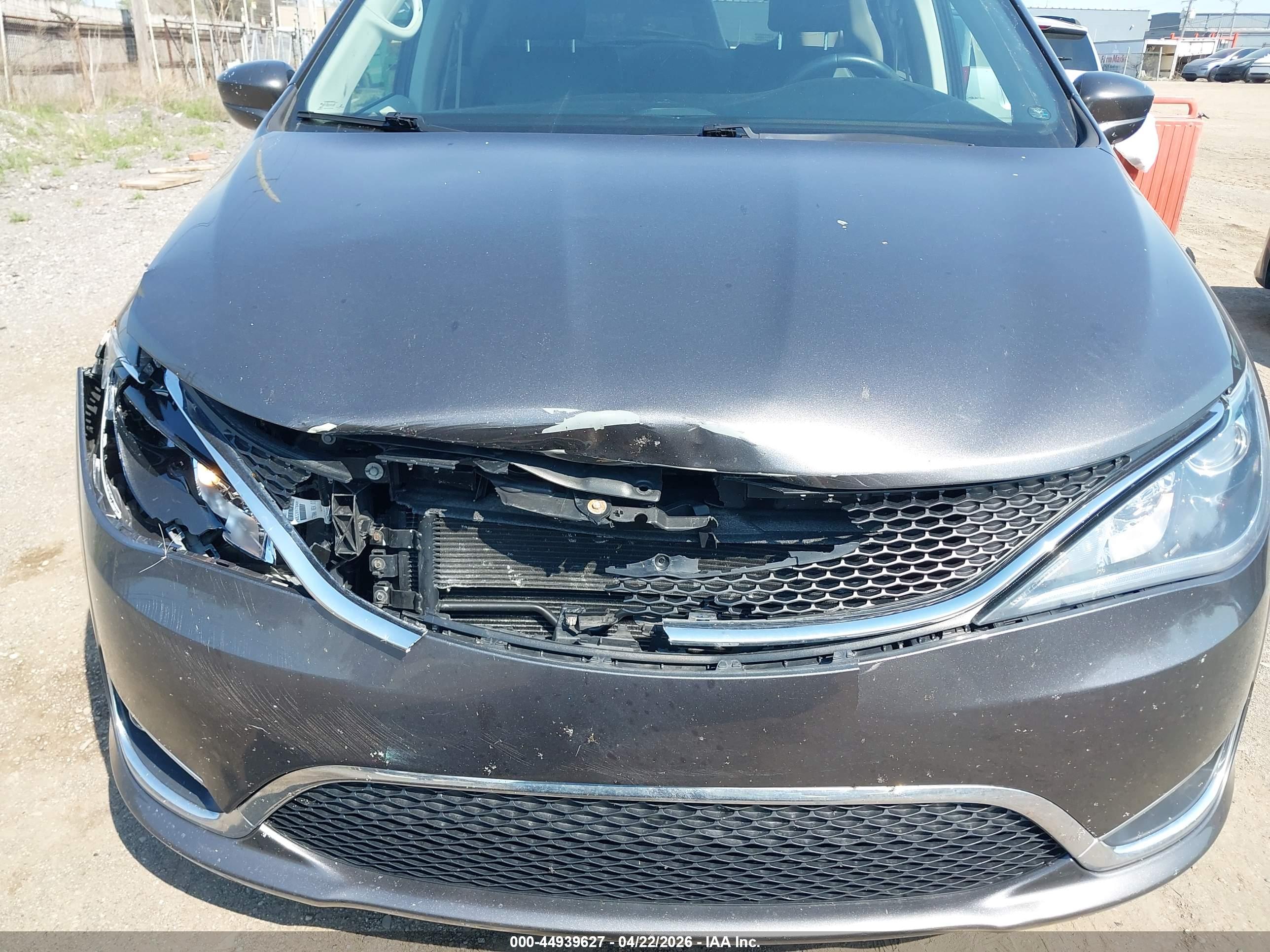 CHRYSLER PACIFICA image 6