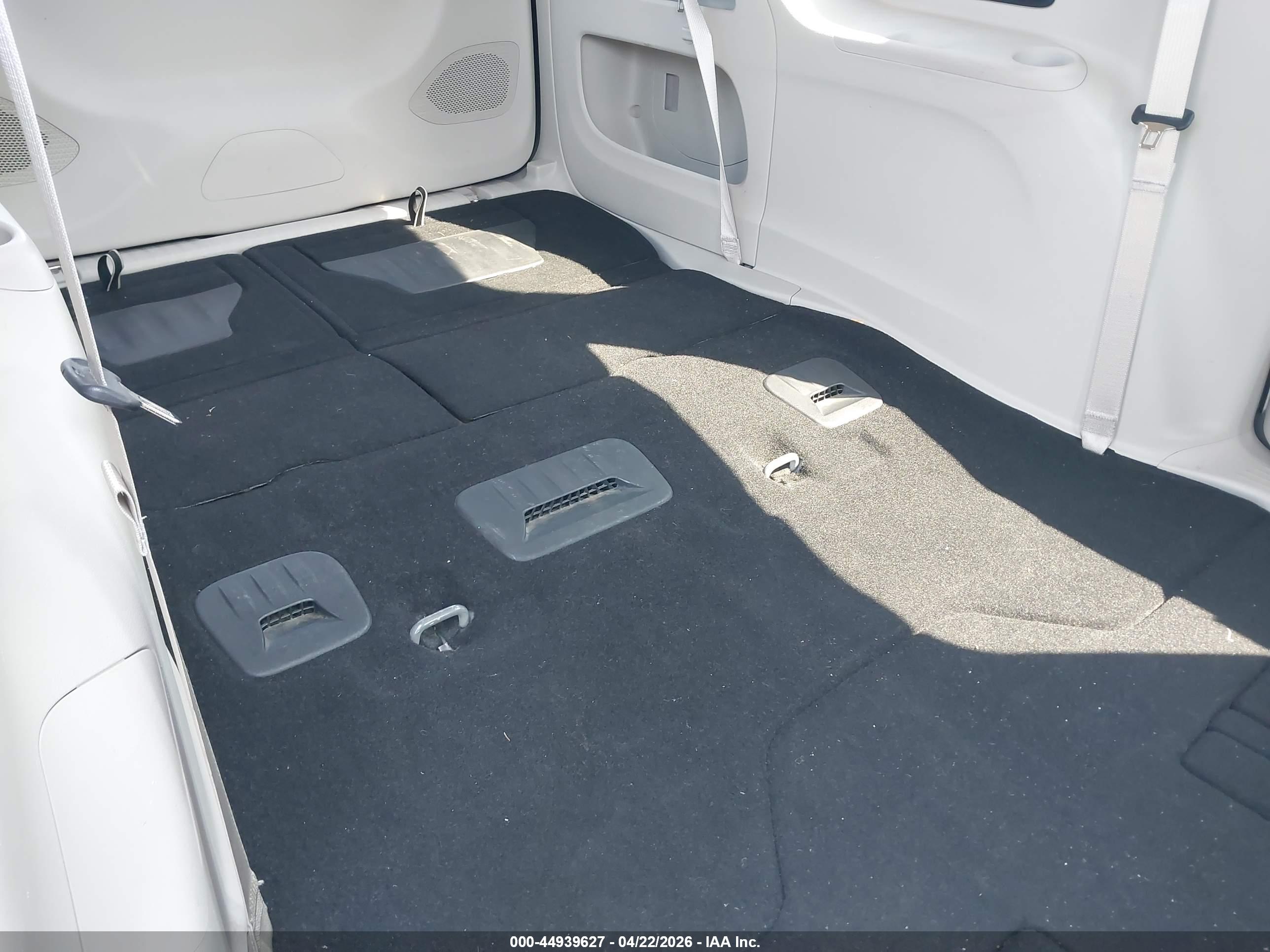 CHRYSLER PACIFICA image 8