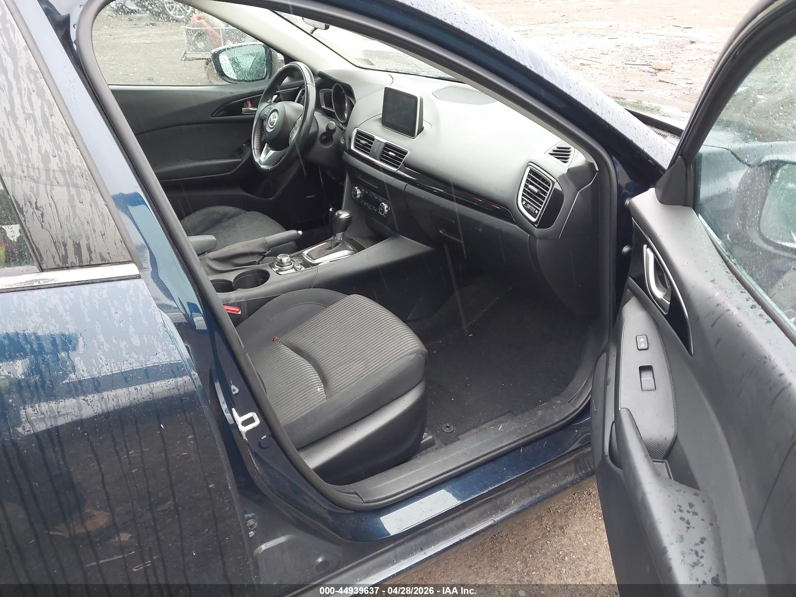 MAZDA MAZDA3 image 5