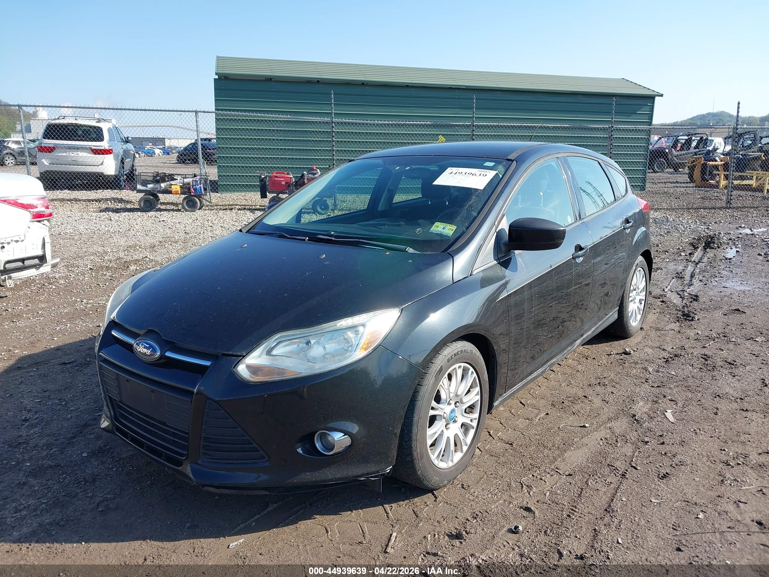 FORD FOCUS image 2