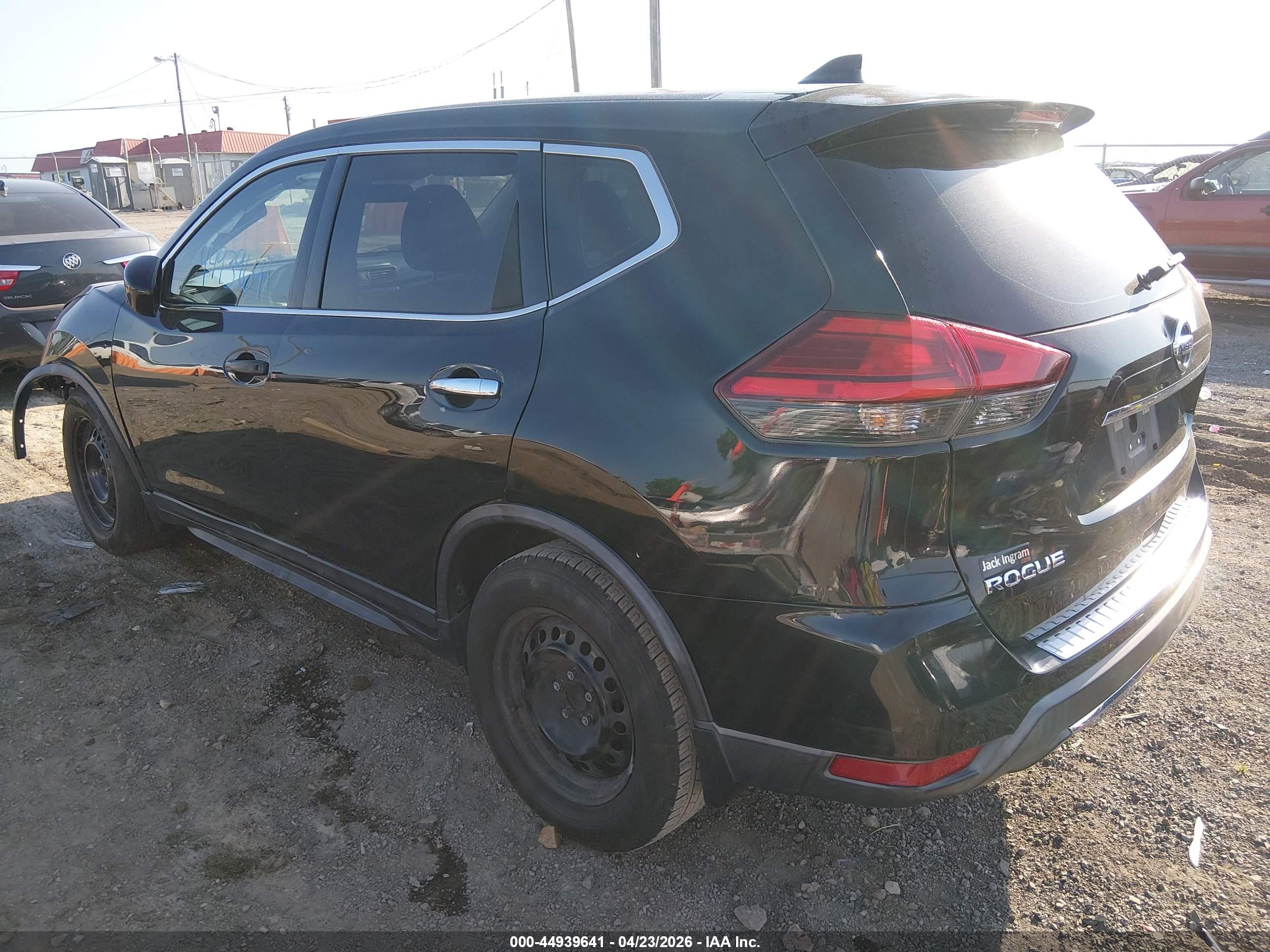 NISSAN ROGUE image 3