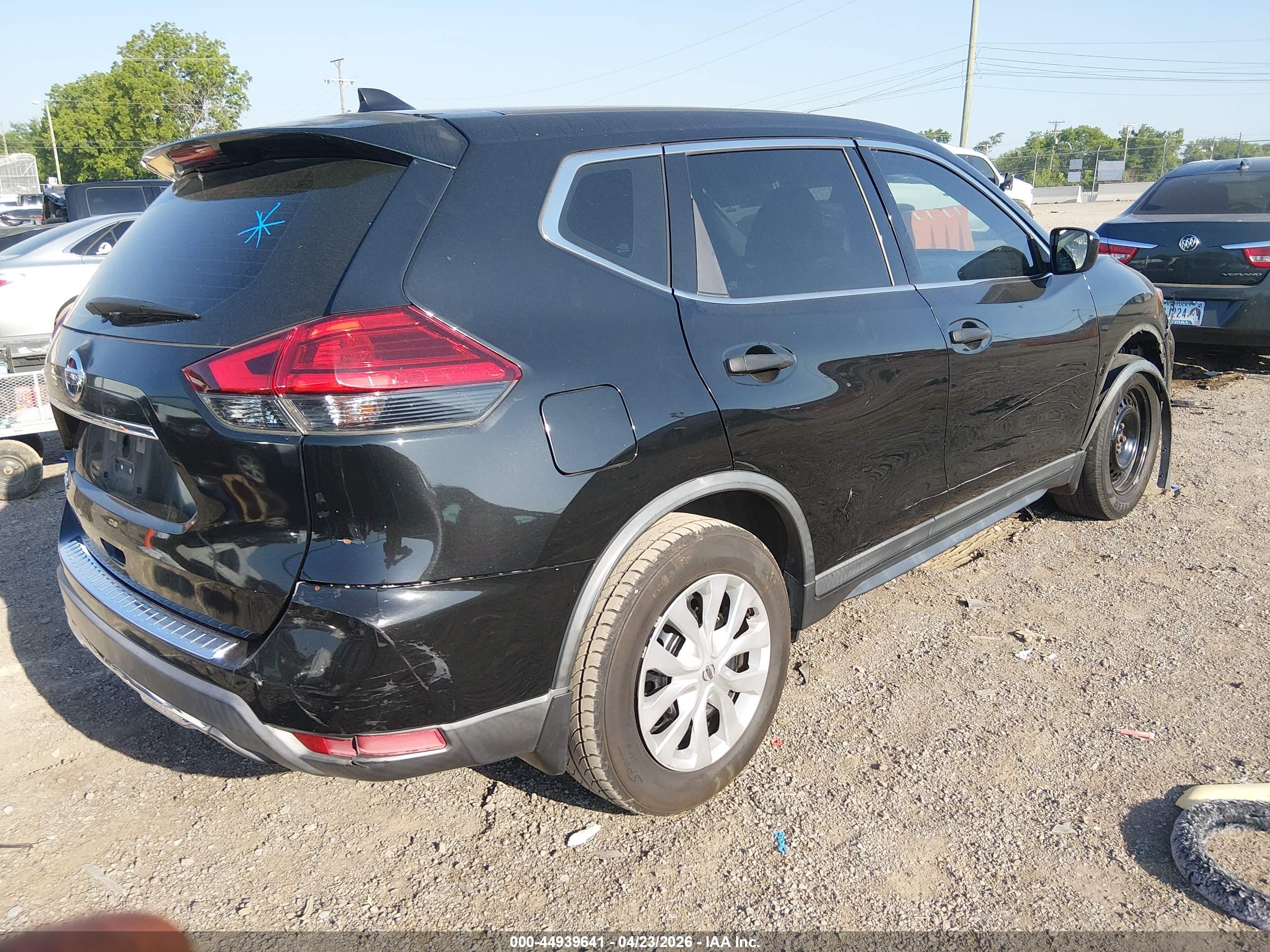 NISSAN ROGUE image 4