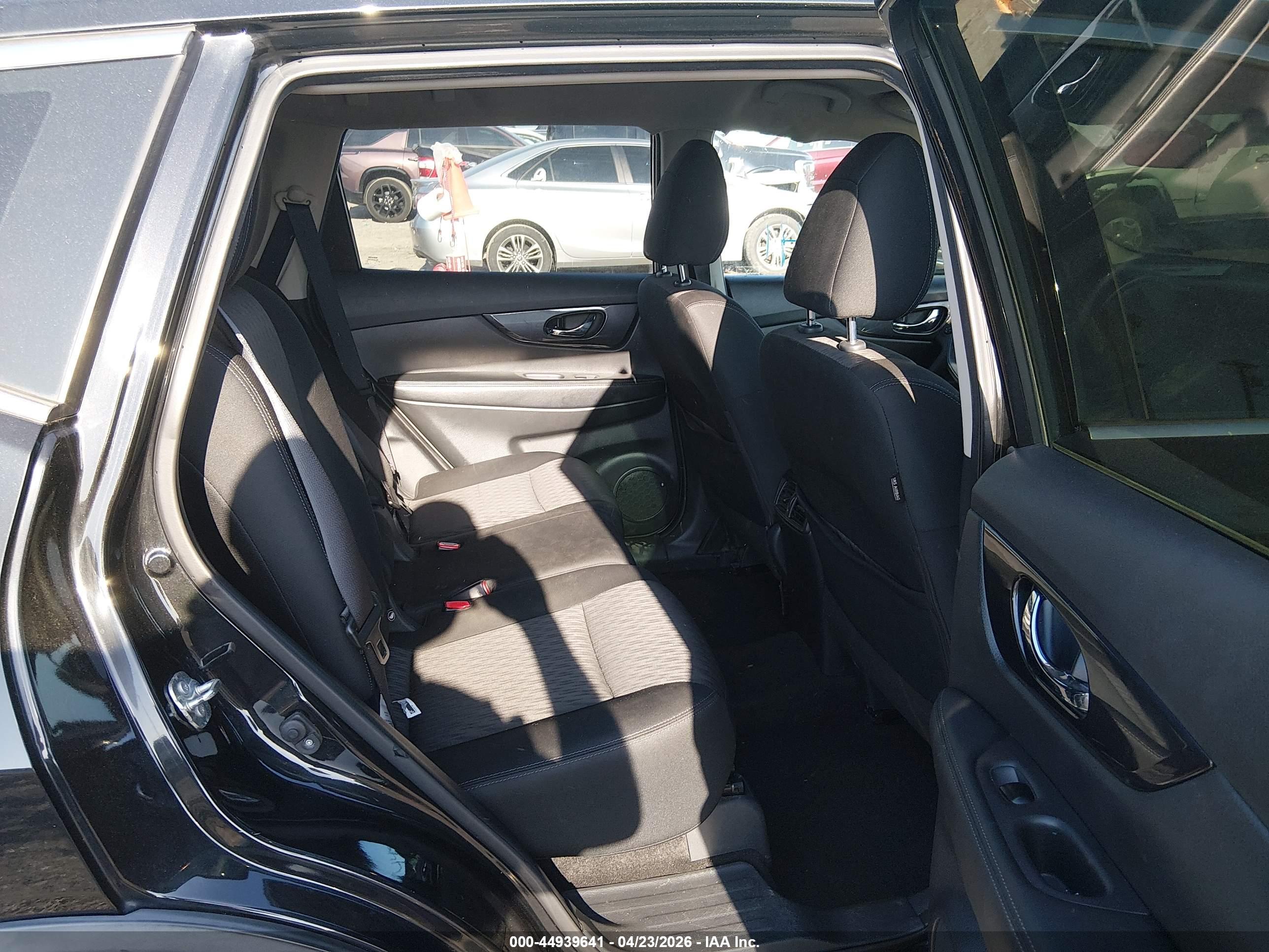 NISSAN ROGUE image 8