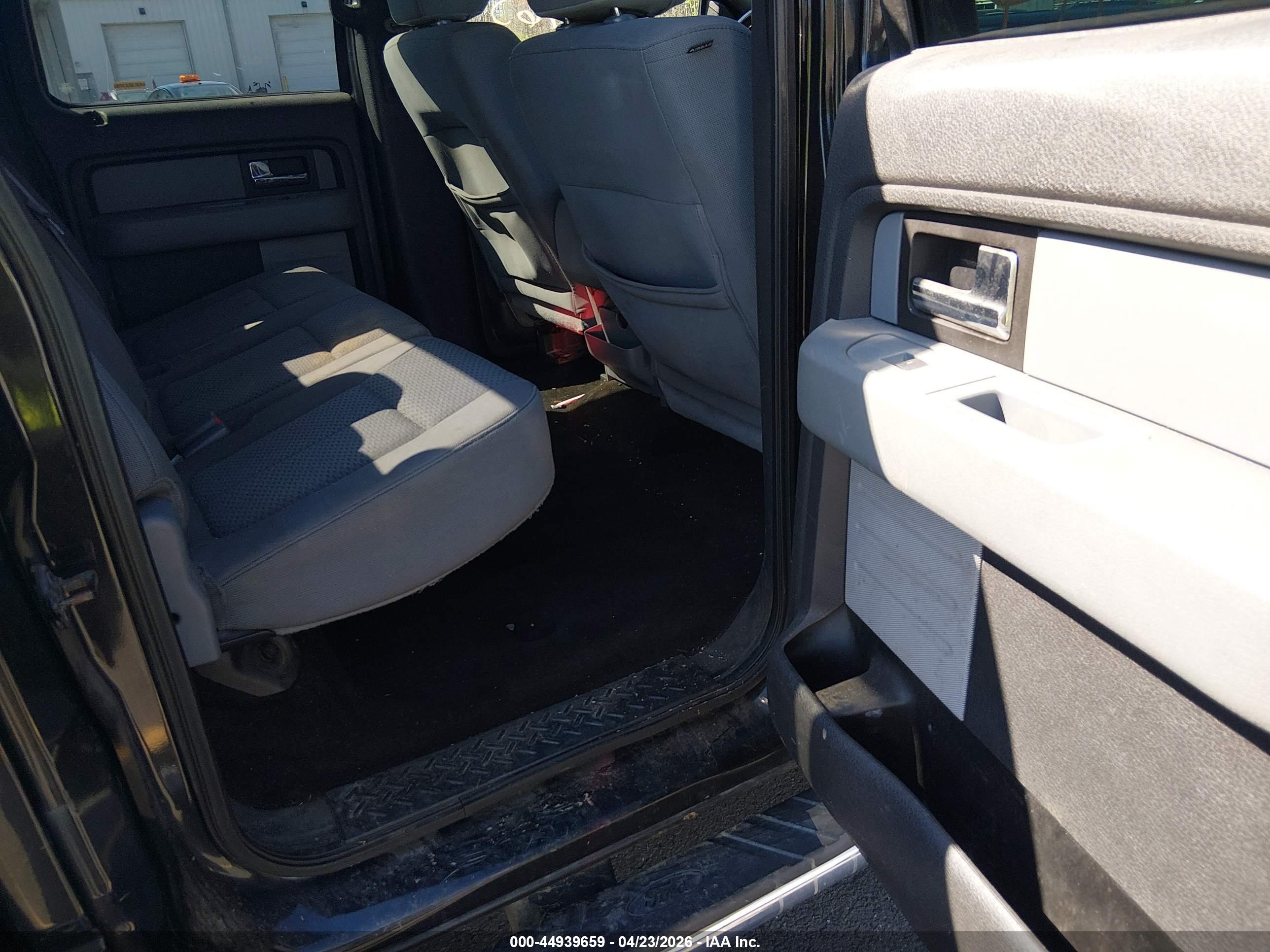 FORD F-150 image 8
