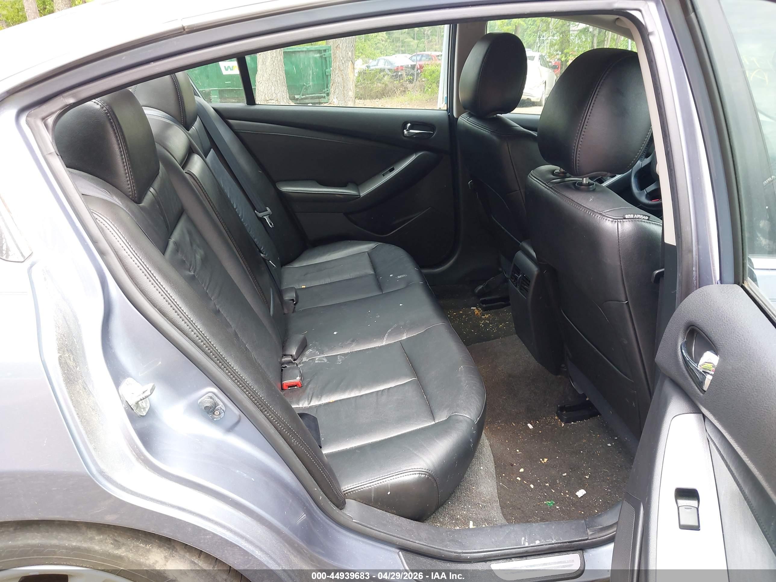 NISSAN ALTIMA image 8