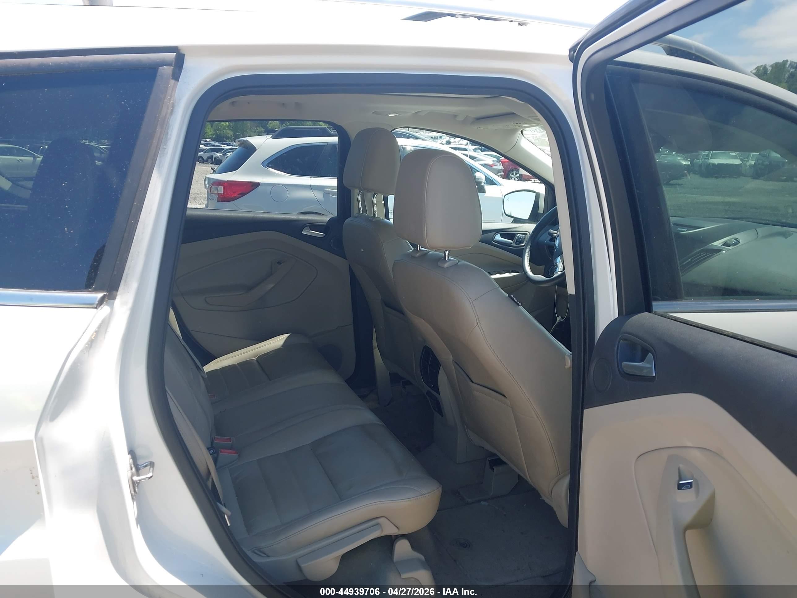 FORD ESCAPE image 8