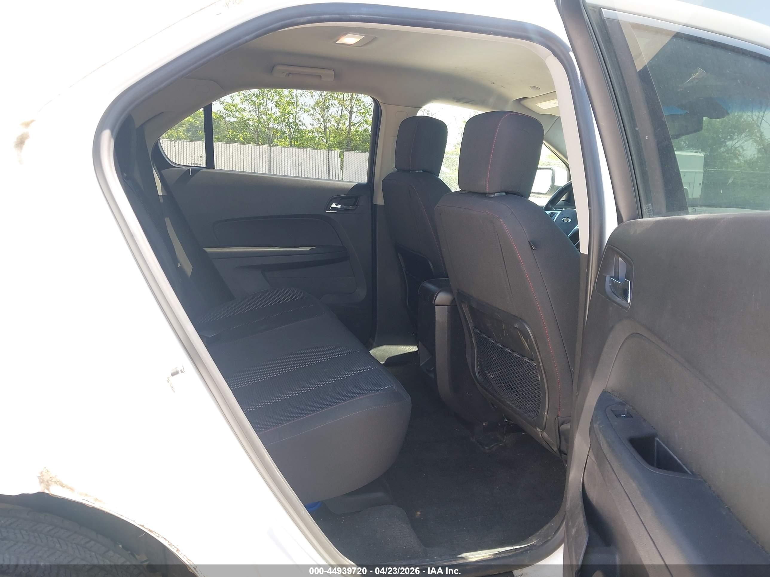 CHEVROLET EQUINOX image 8