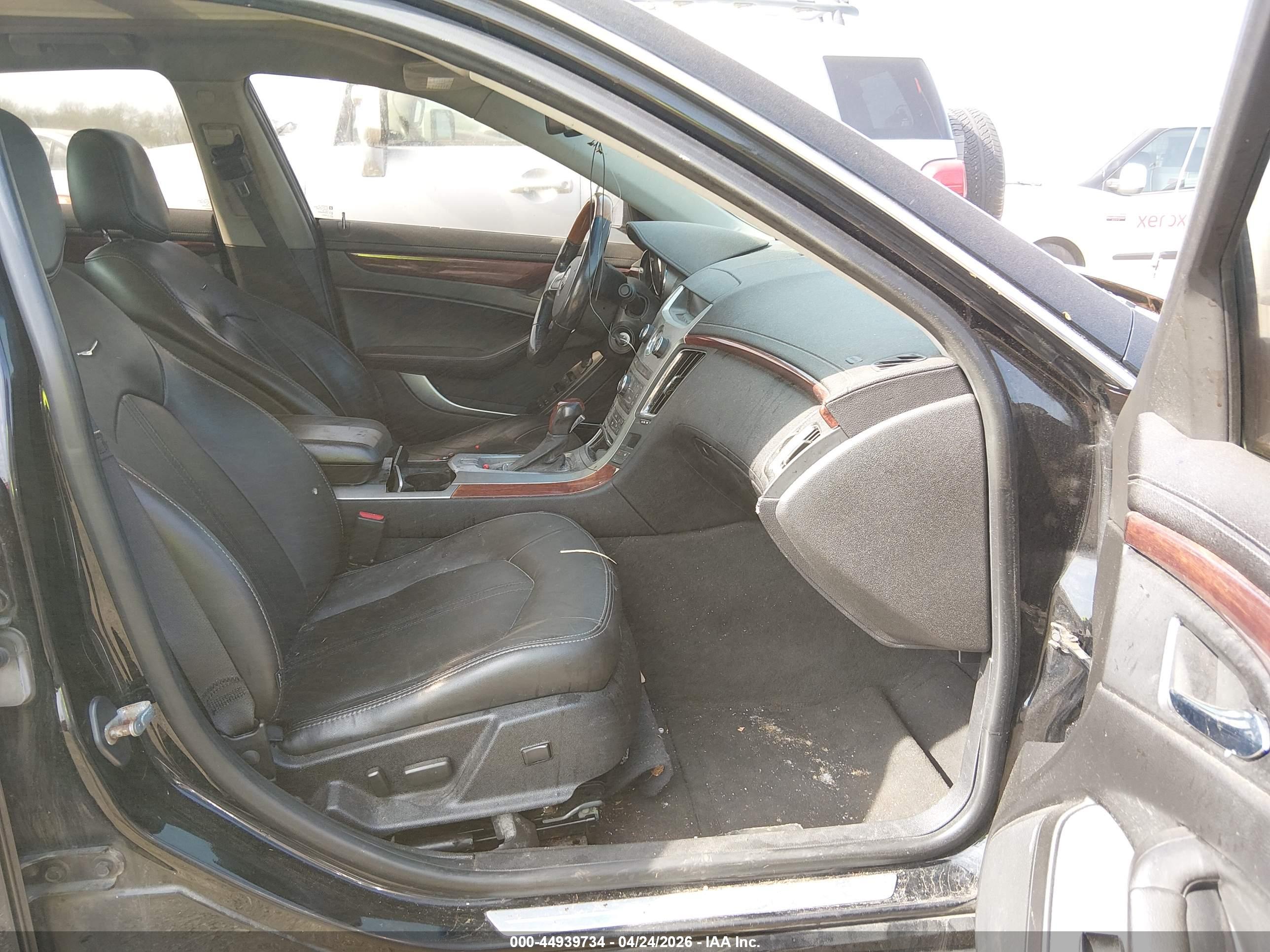 CADILLAC CTS image 5