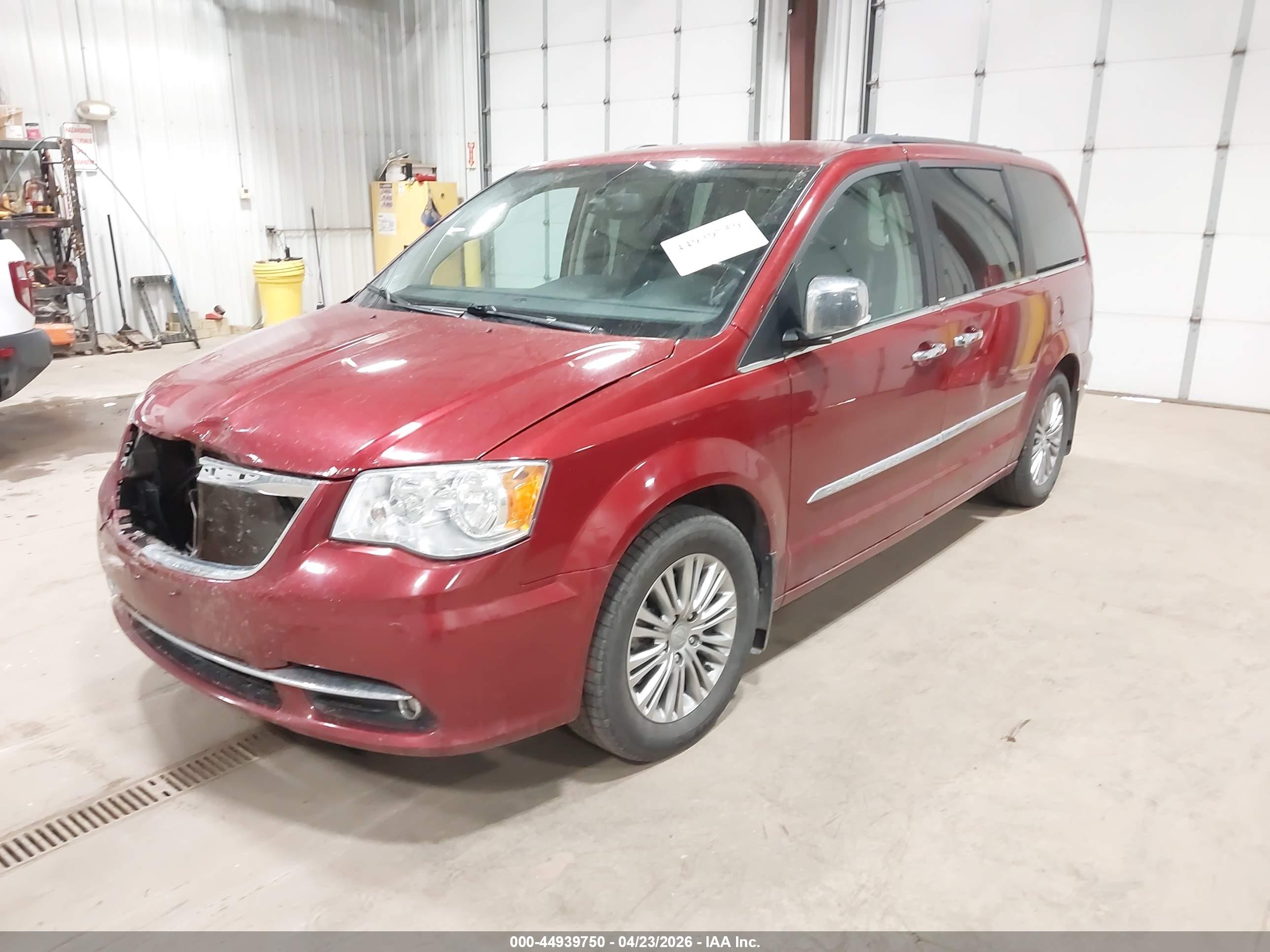 CHRYSLER TOWN image 2