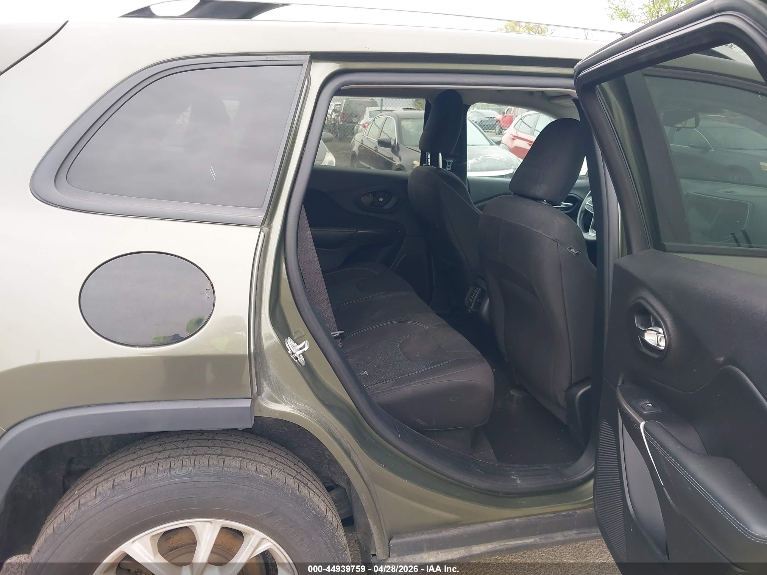 JEEP CHEROKEE image 8