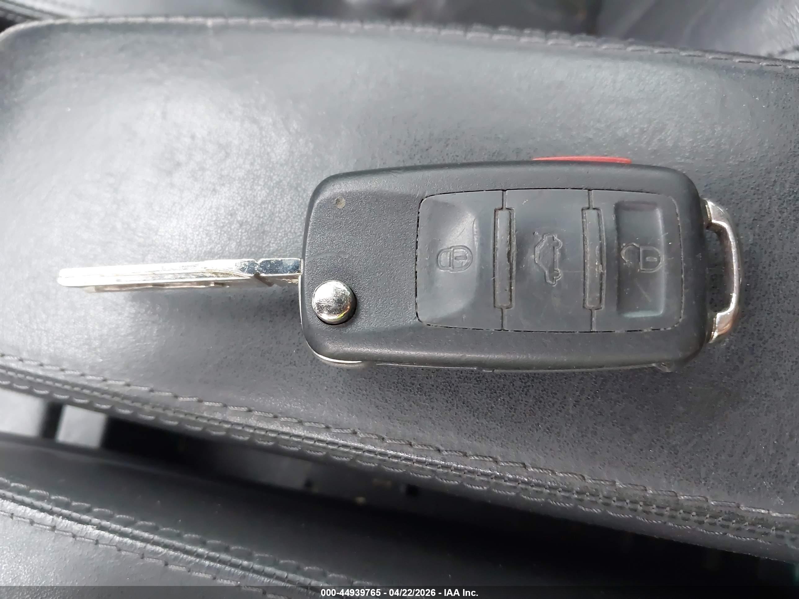 AUDI S8 image 11