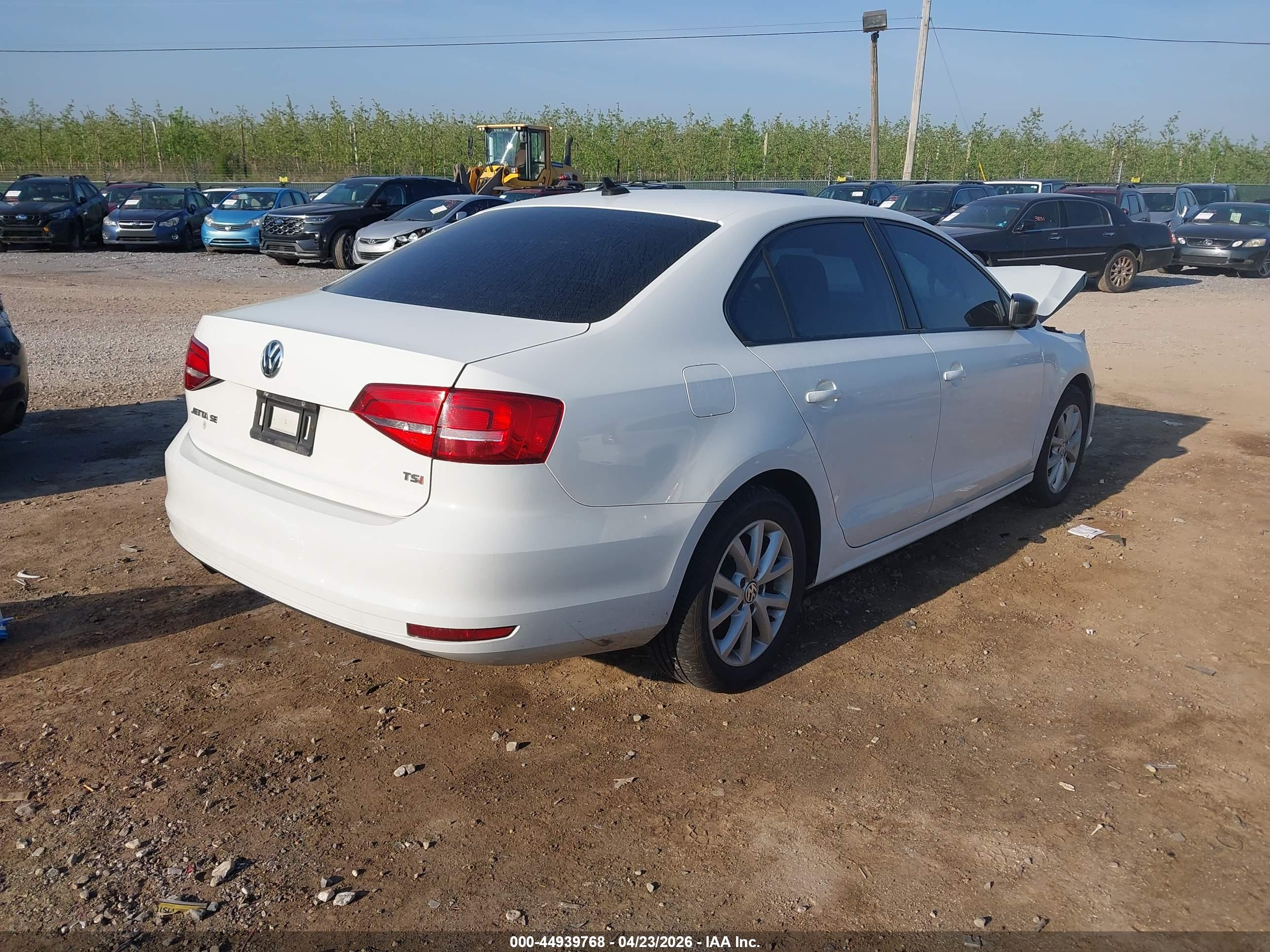 VOLKSWAGEN JETTA image 4
