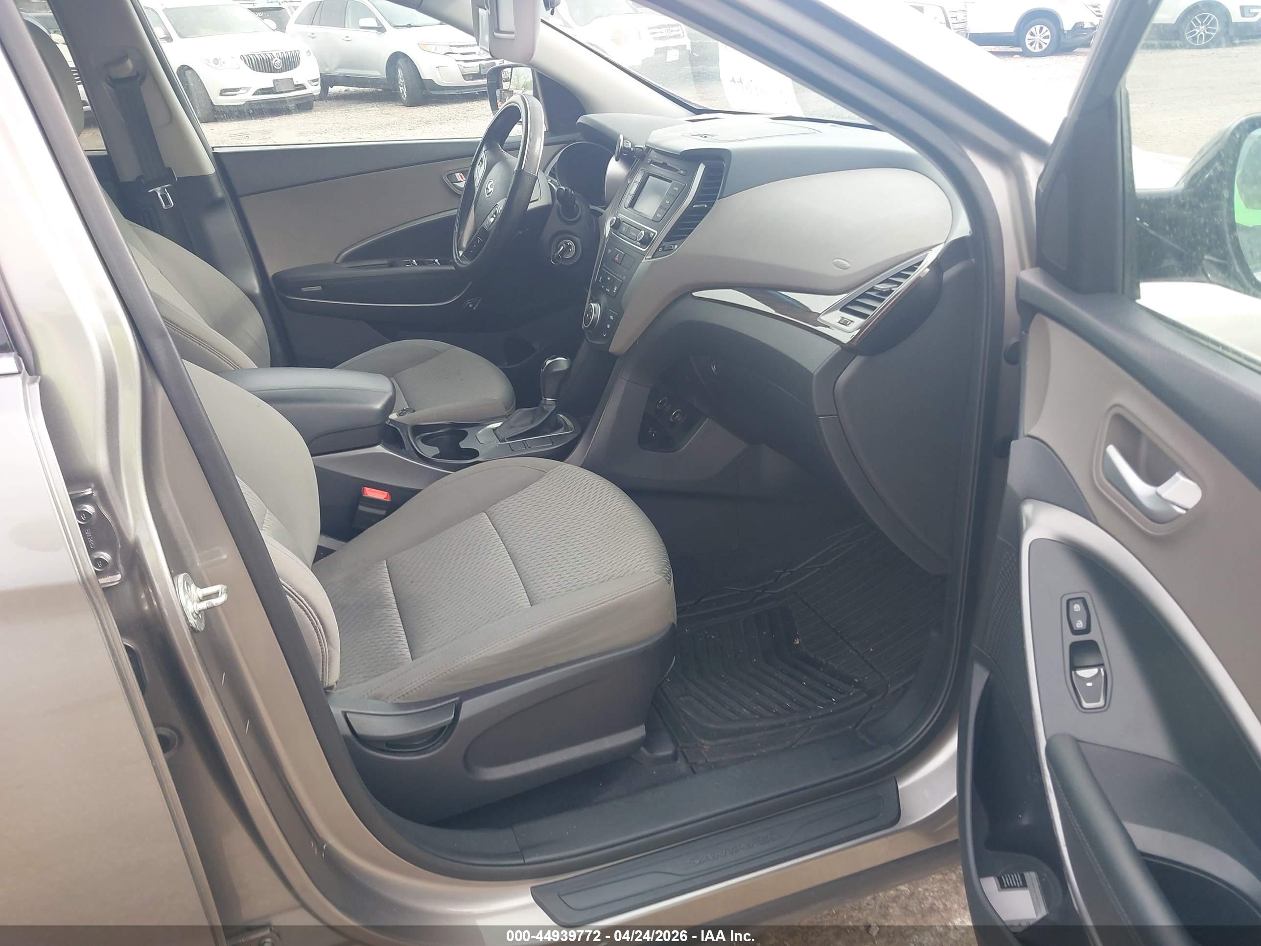 HYUNDAI SANTA image 5