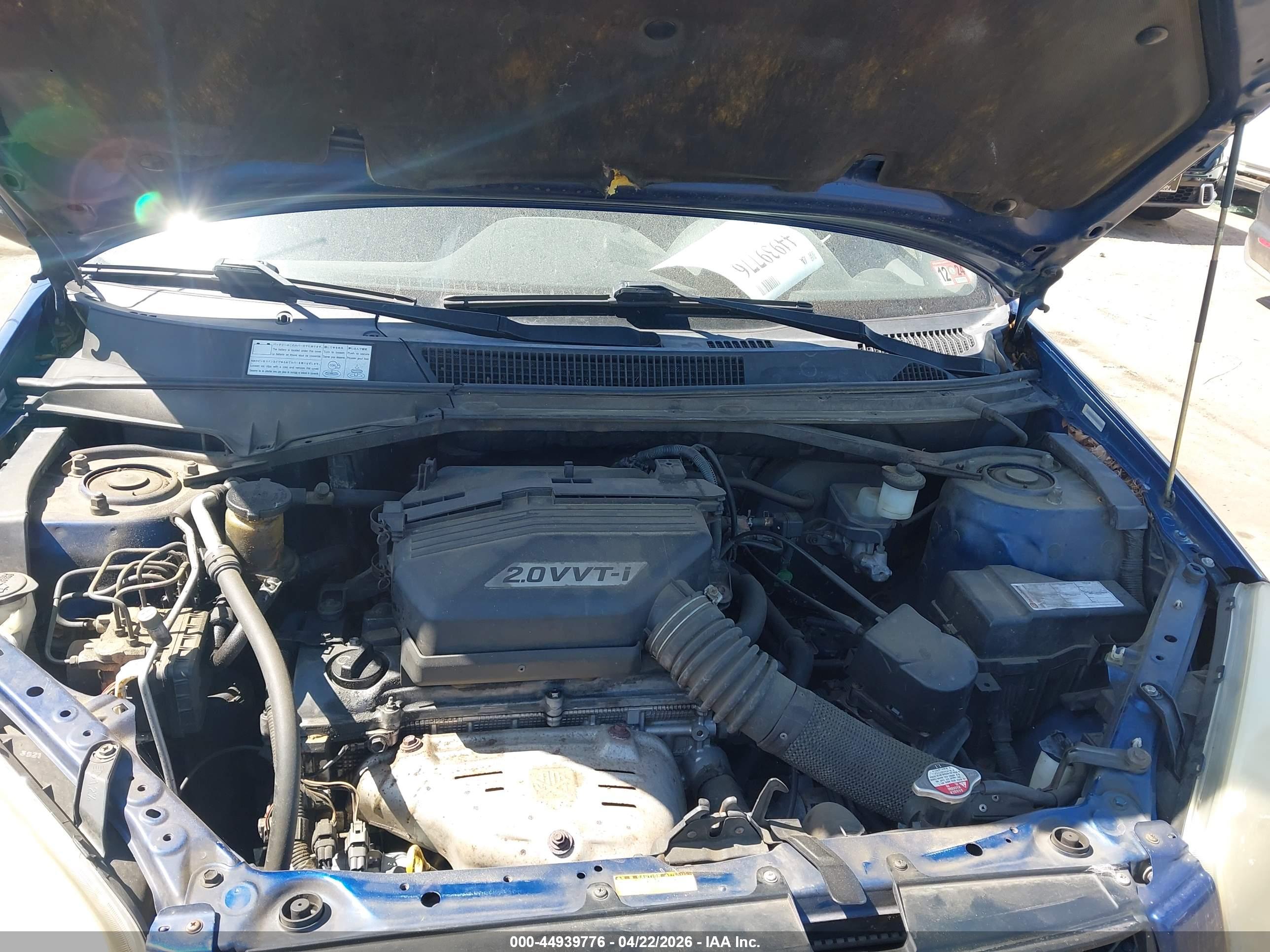 TOYOTA RAV4 image 10