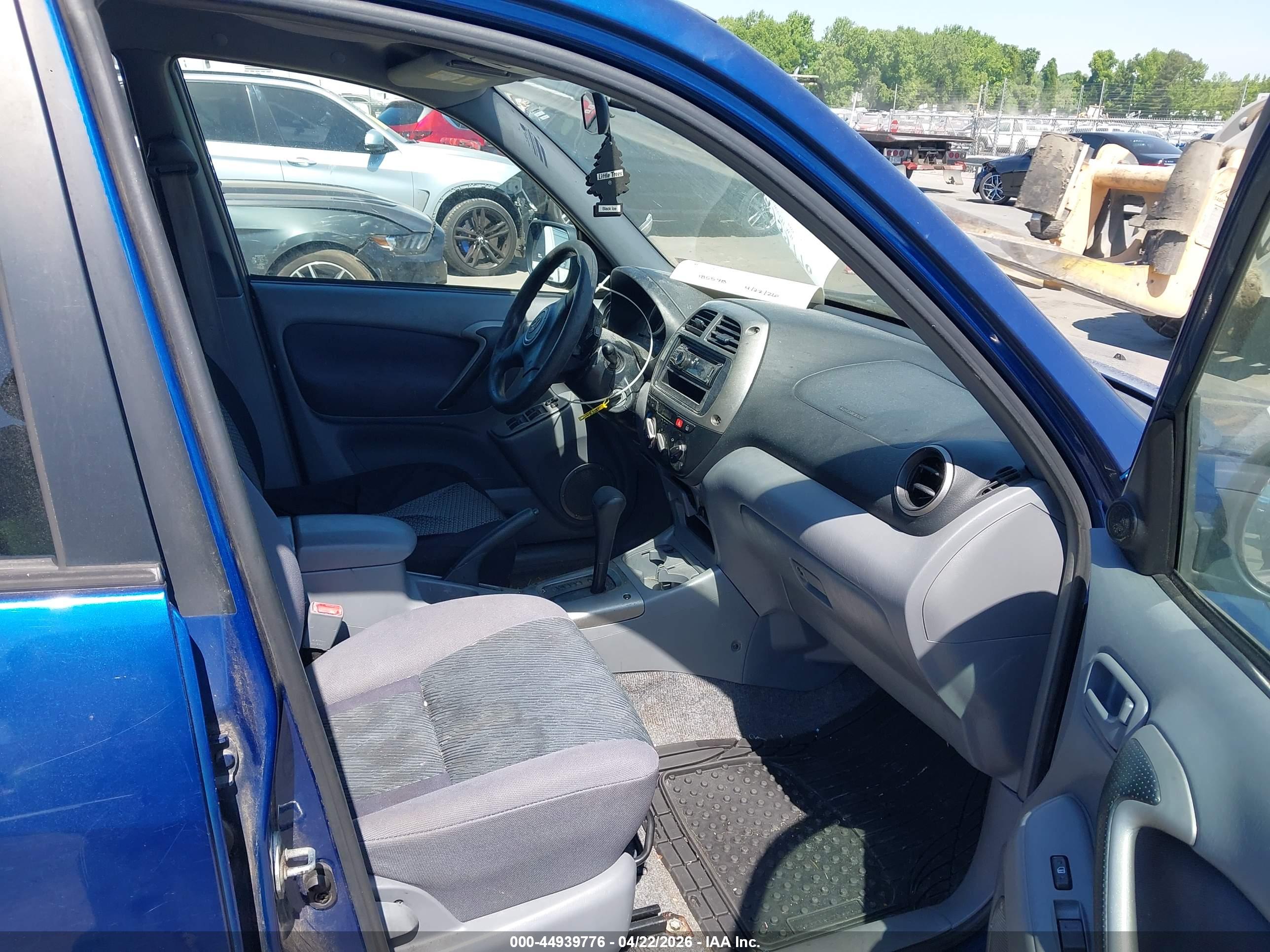 TOYOTA RAV4 image 5