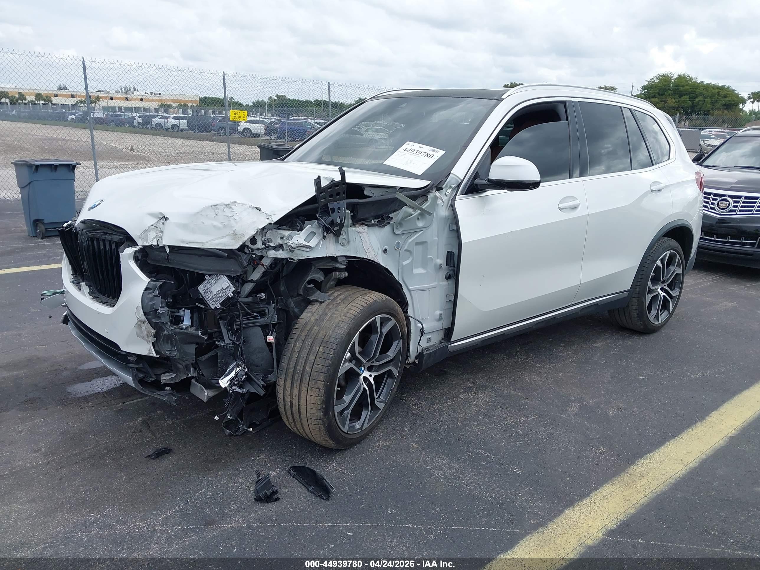 BMW X5 image 2