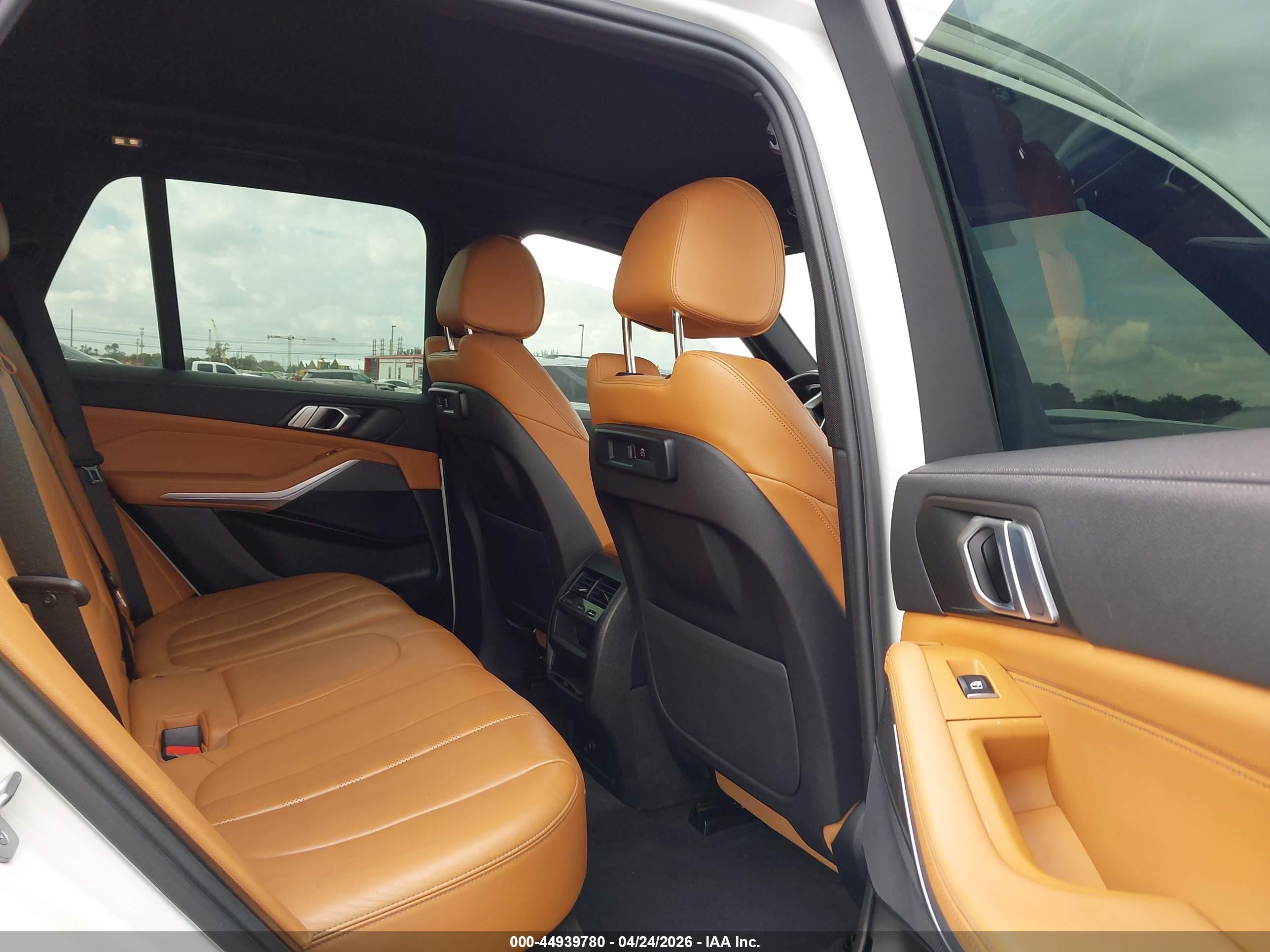 BMW X5 image 8