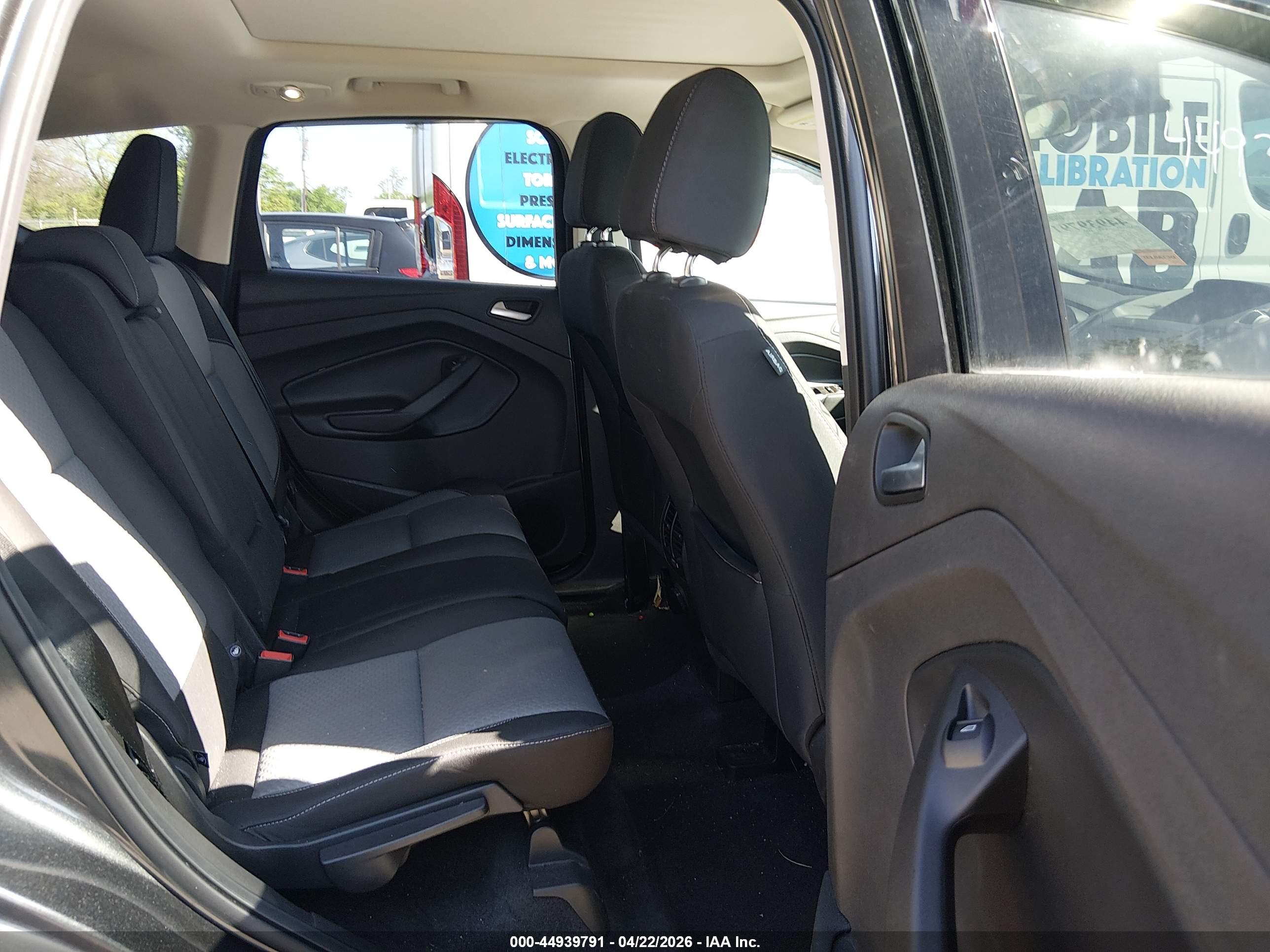 FORD ESCAPE image 8