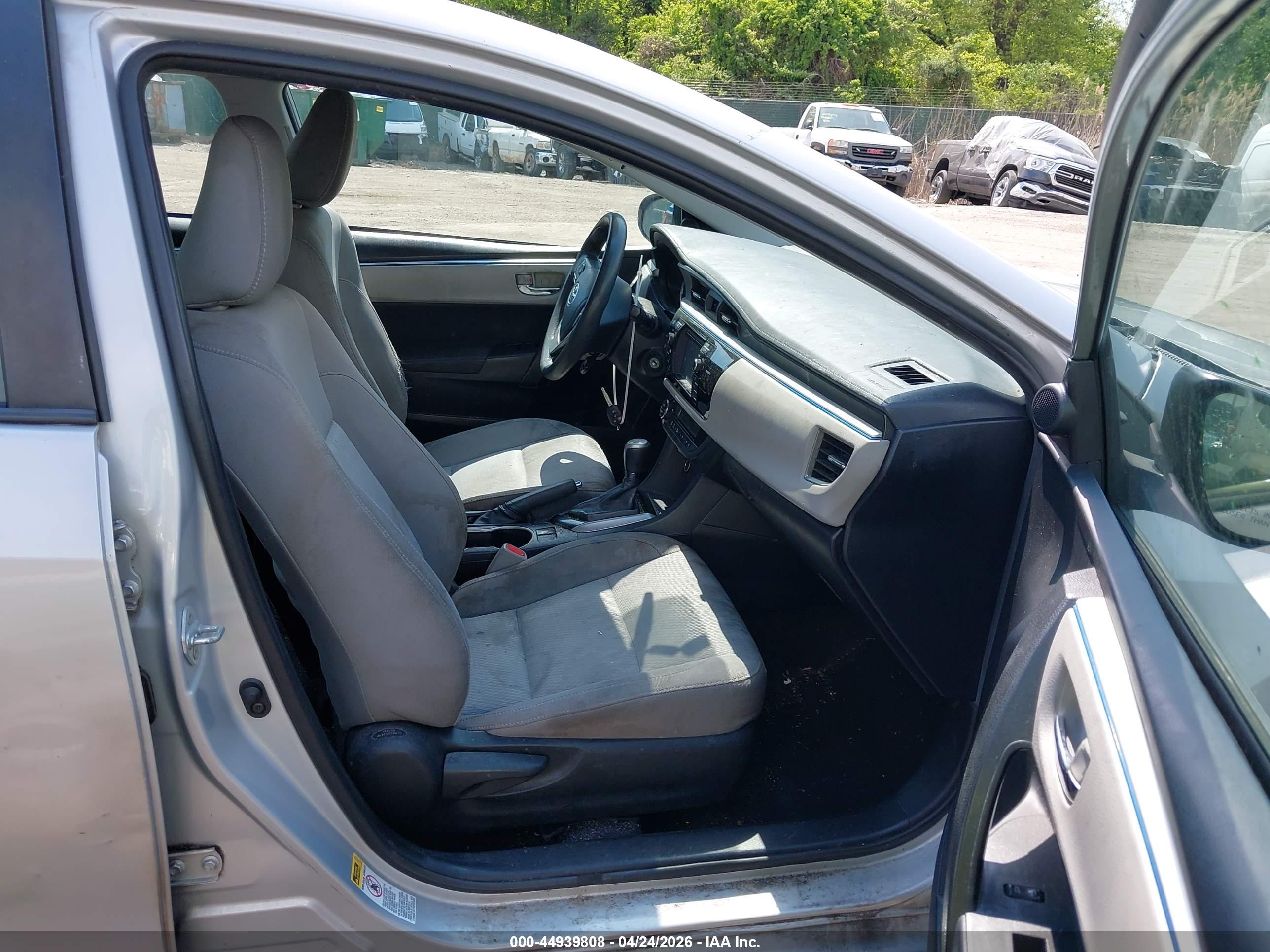 TOYOTA COROLLA image 5