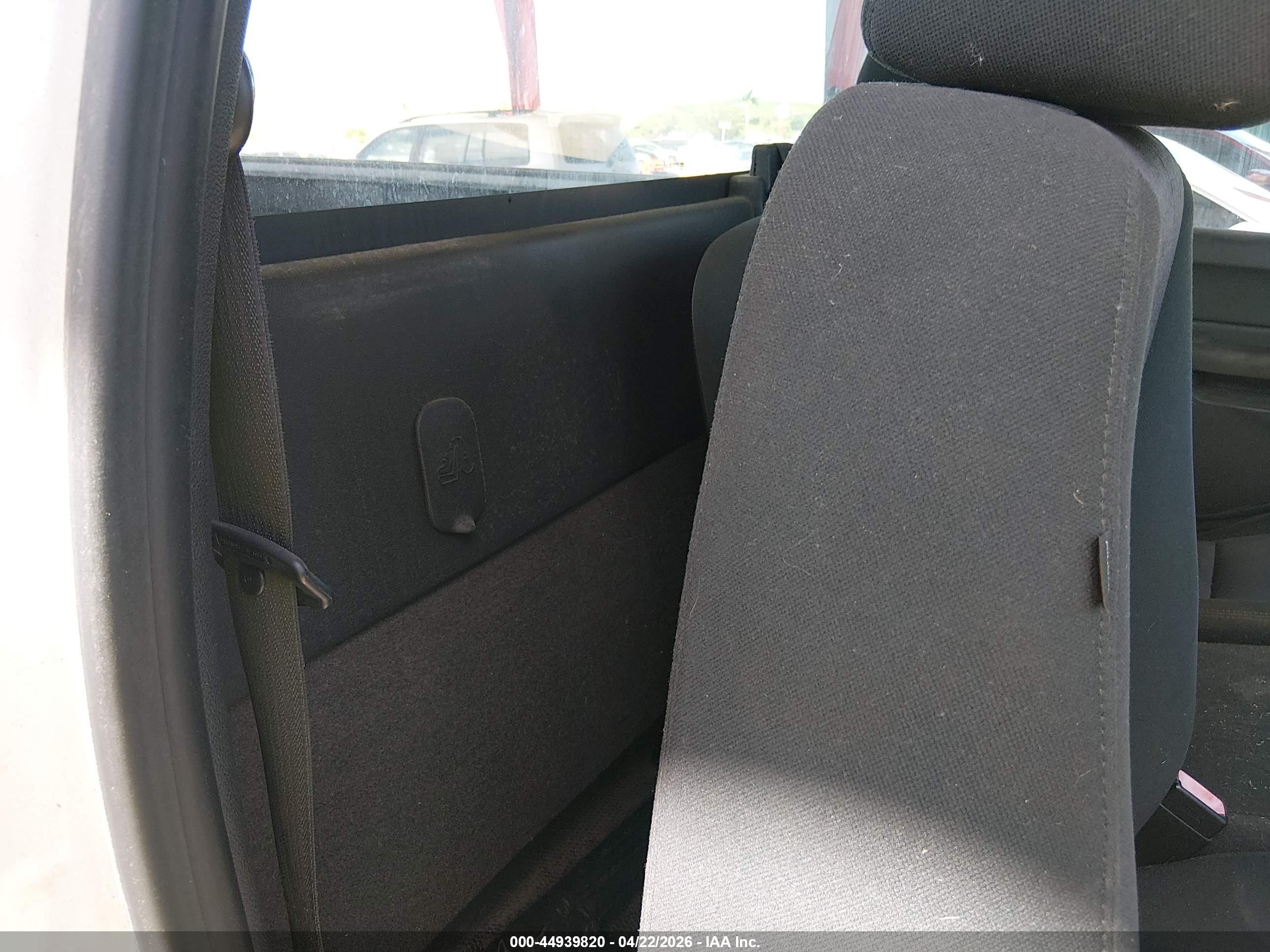 GMC SIERRA image 8