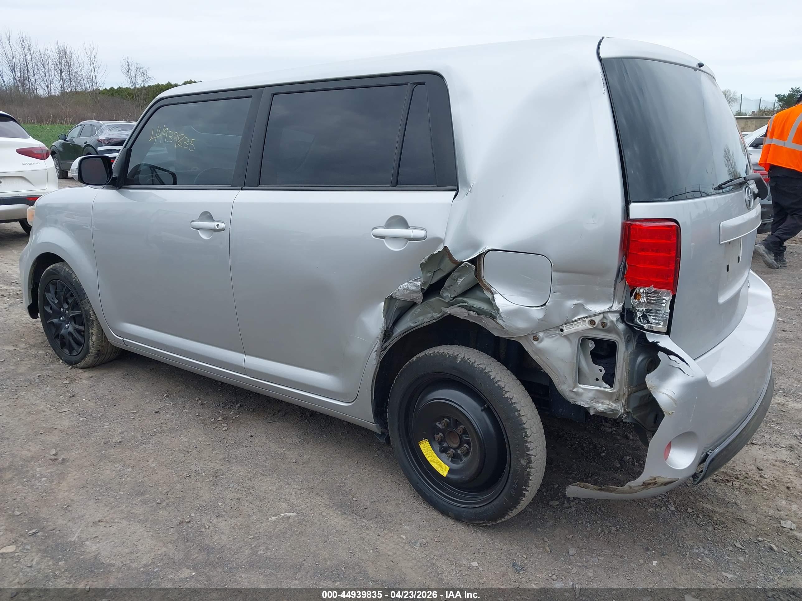 SCION XB image 3