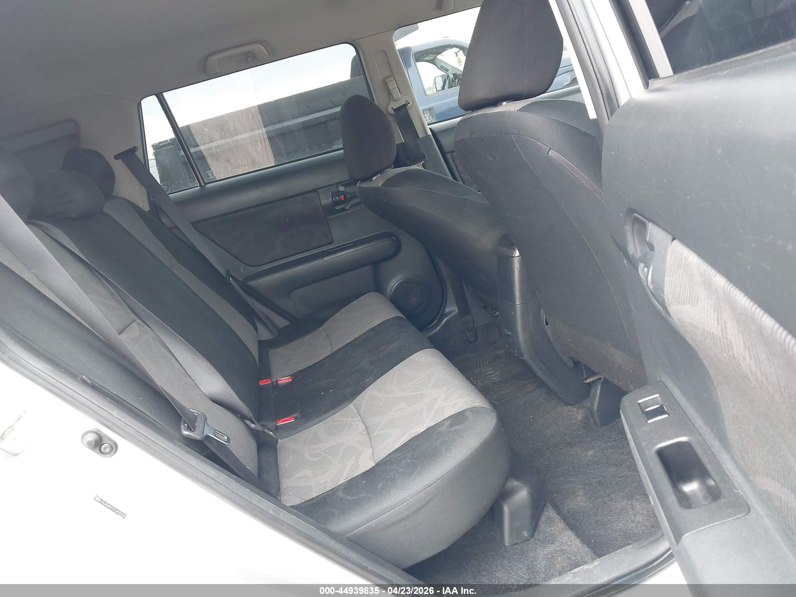 SCION XB image 8