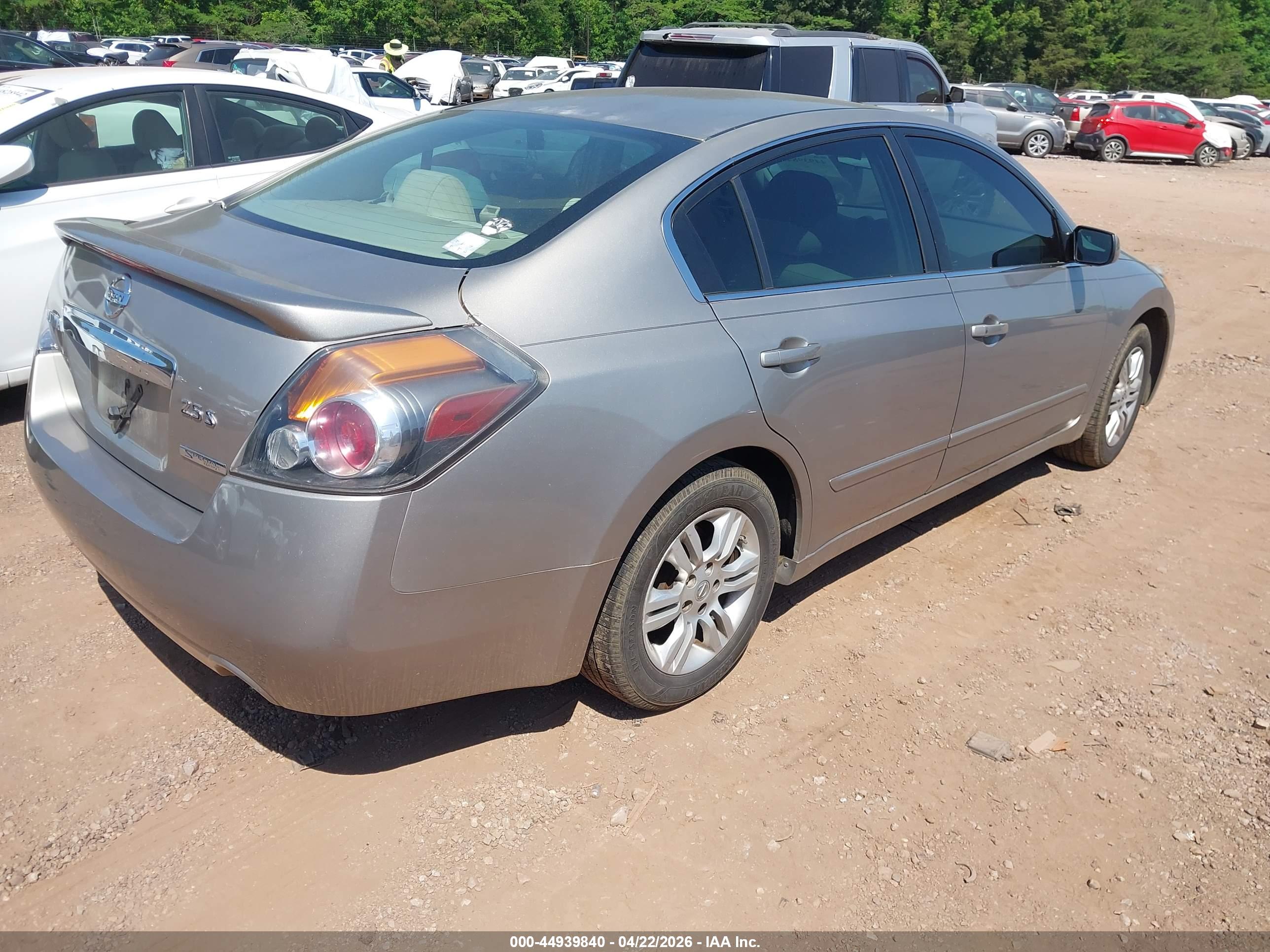 NISSAN ALTIMA image 4