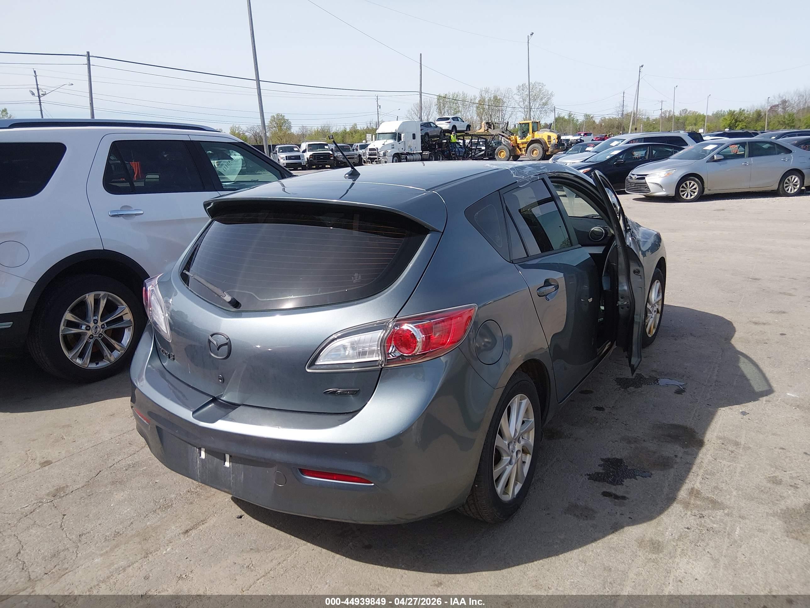 MAZDA MAZDA3 image 4