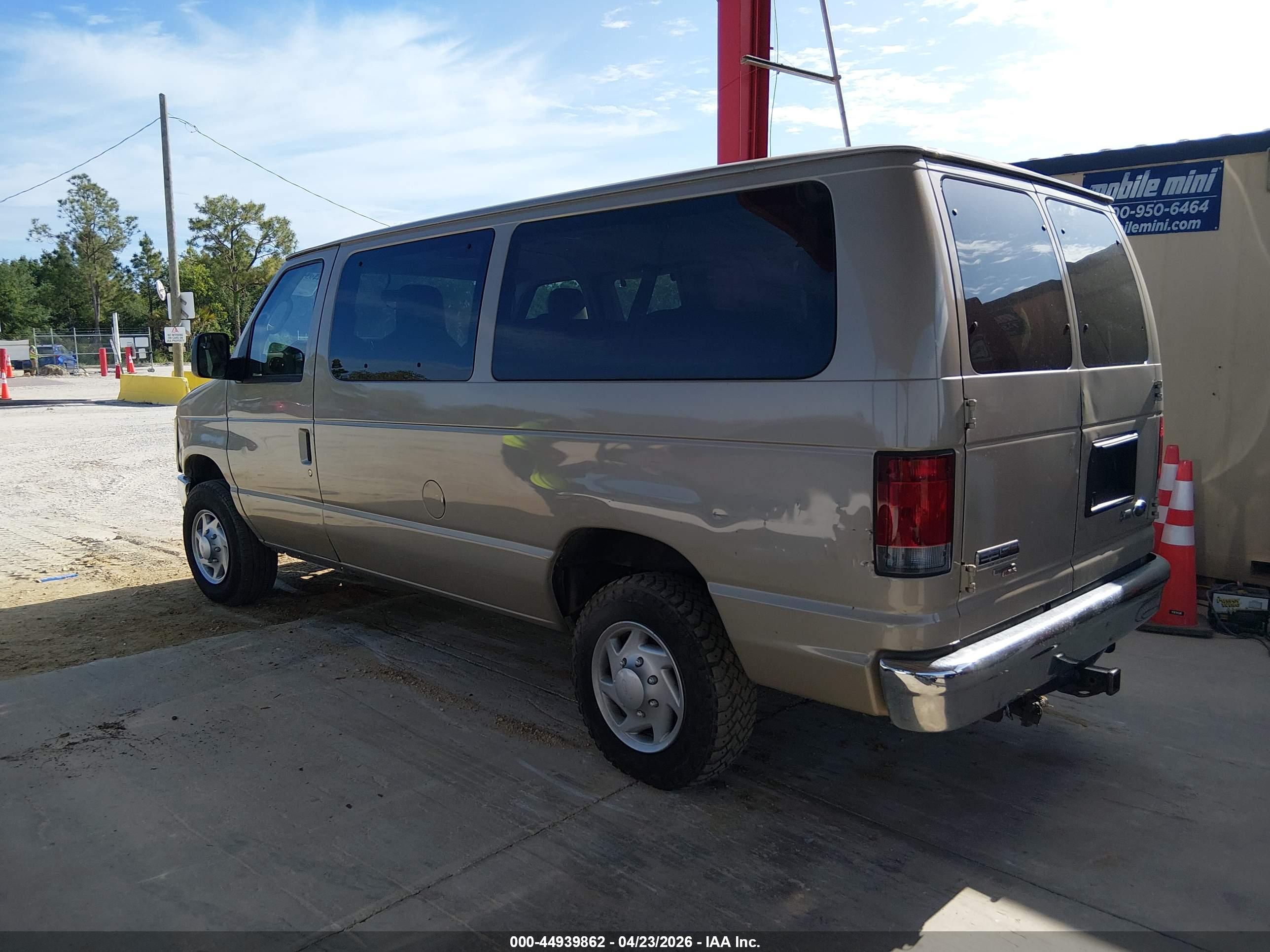 FORD E-350 image 3