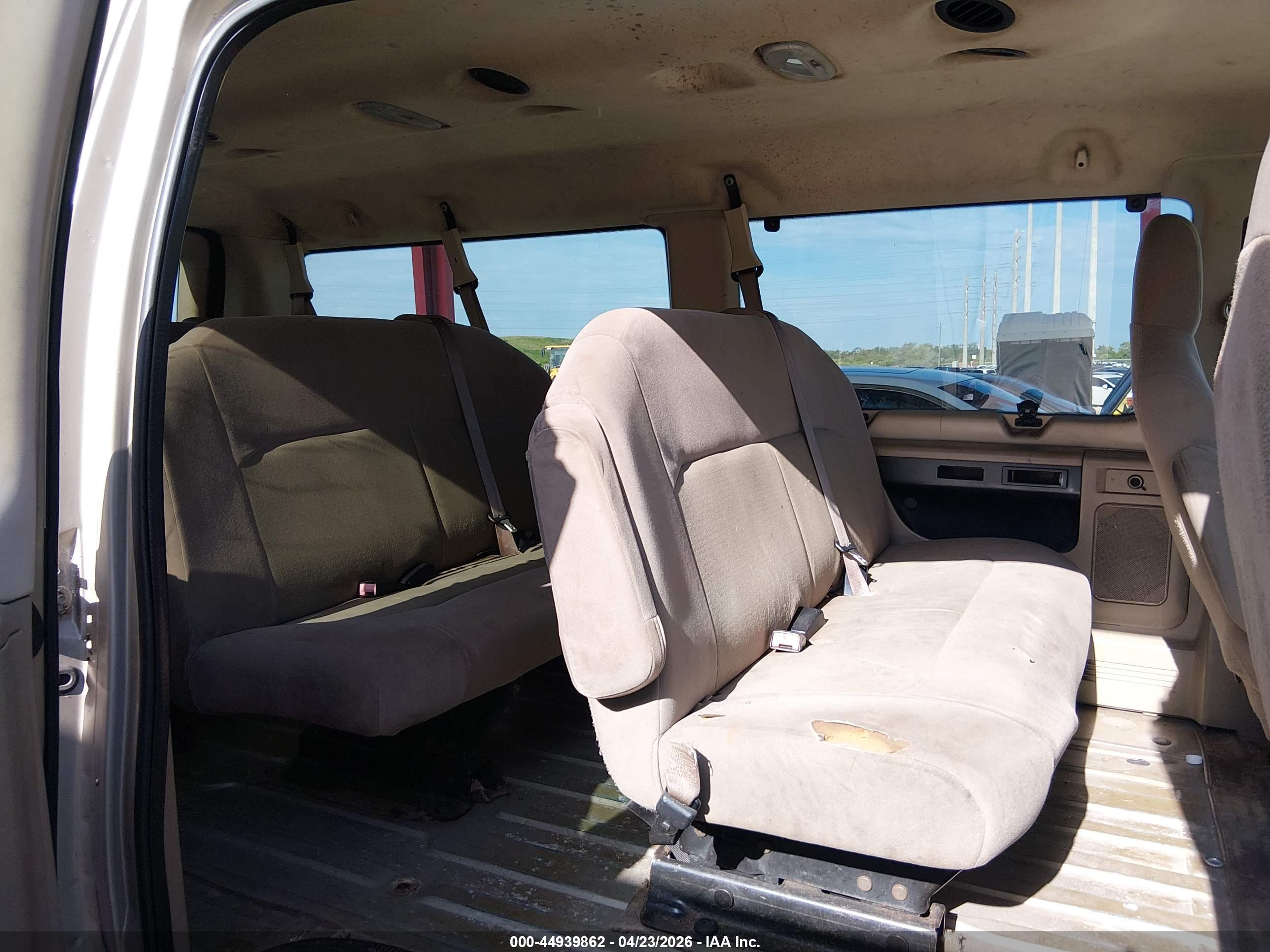 FORD E-350 image 8