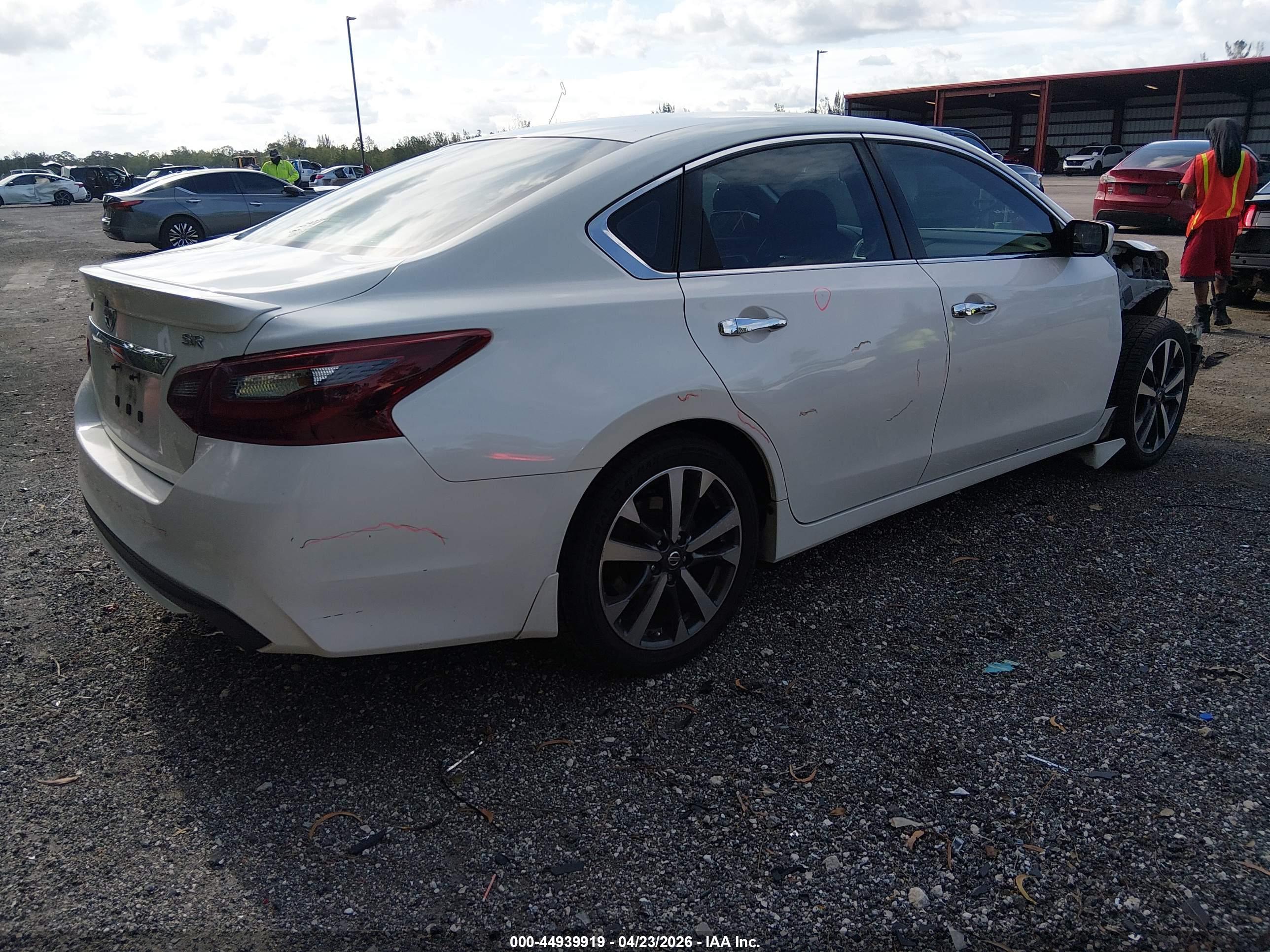 NISSAN ALTIMA image 4