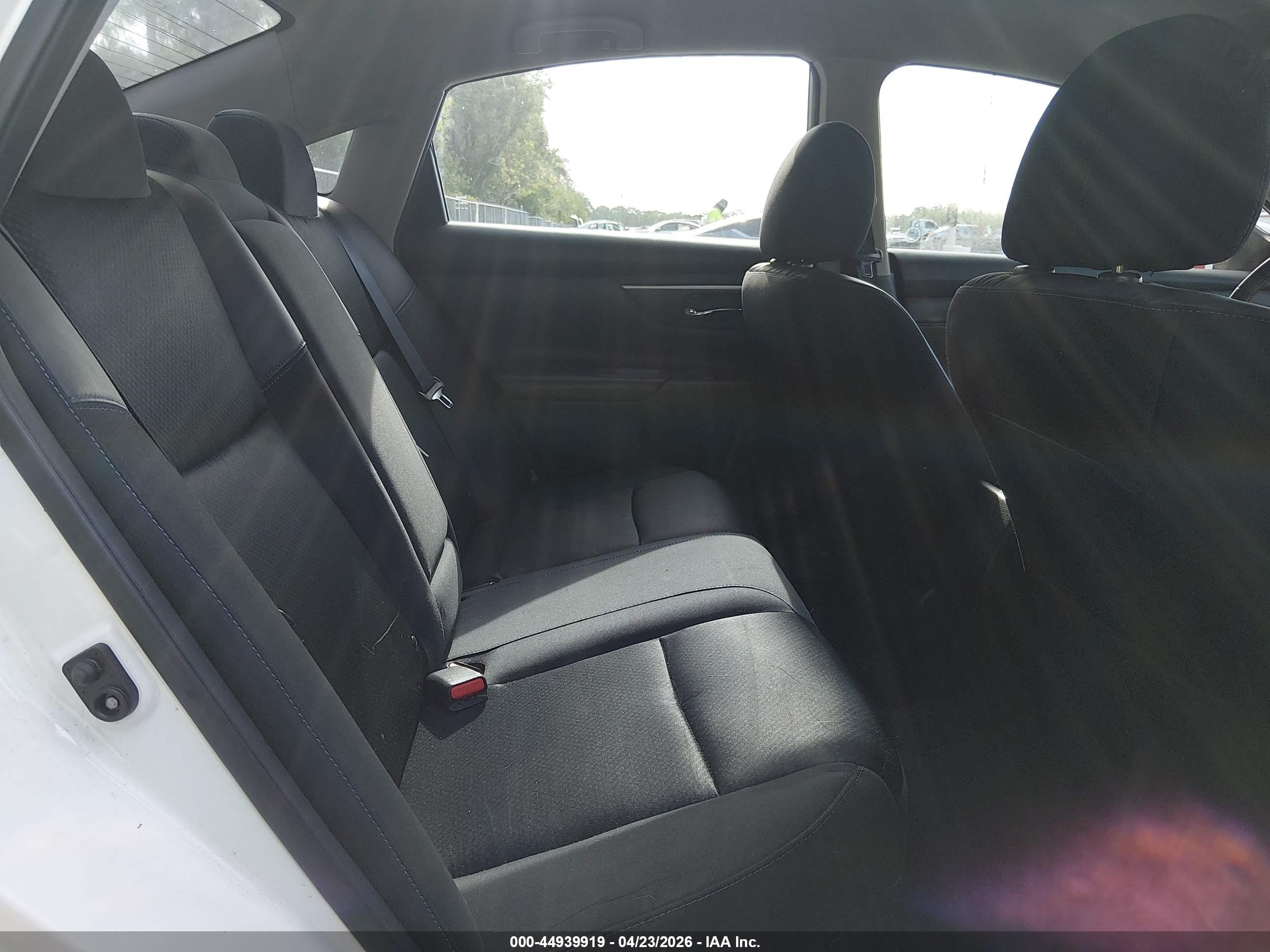 NISSAN ALTIMA image 8