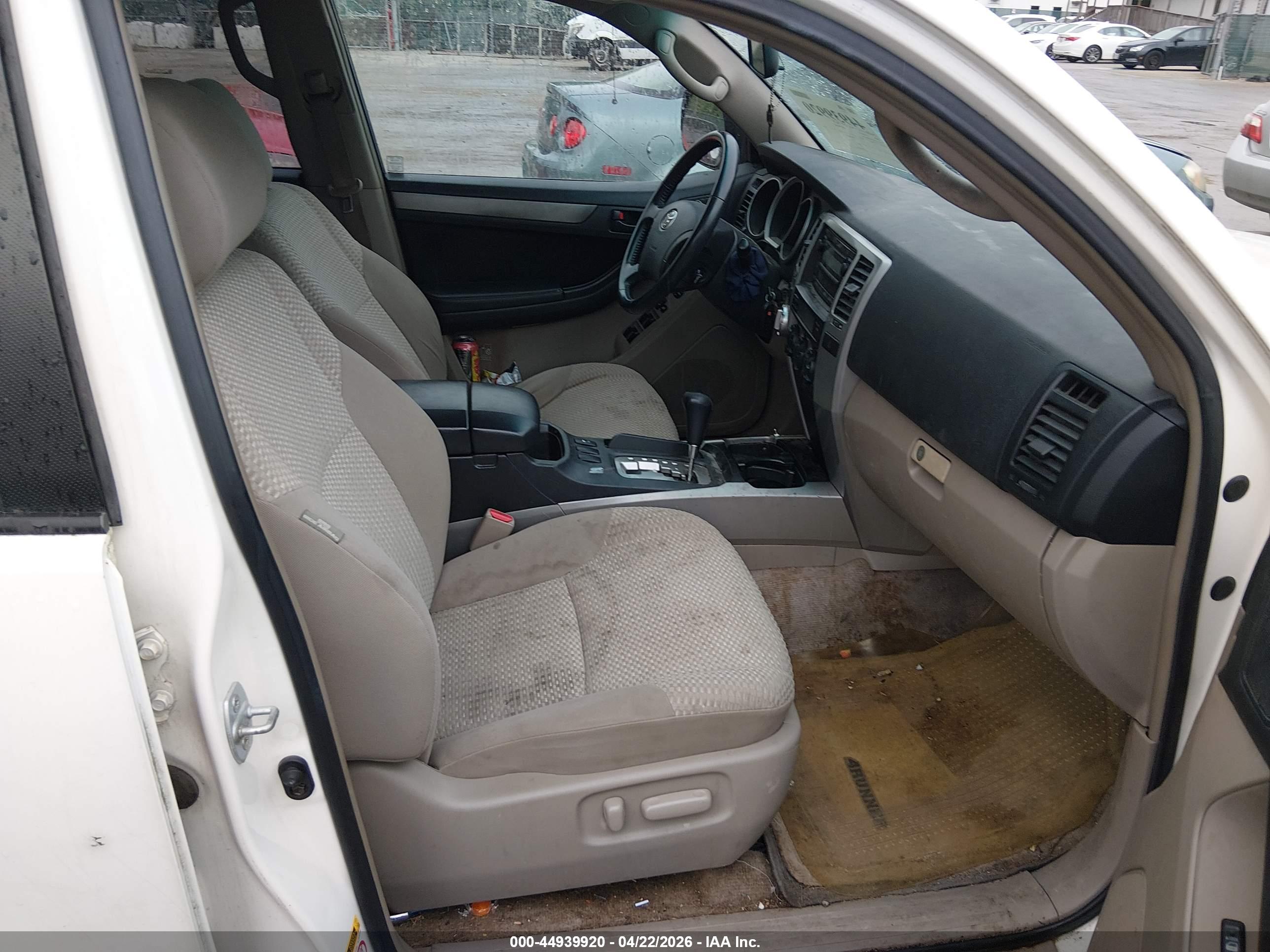 TOYOTA 4RUNNER image 5