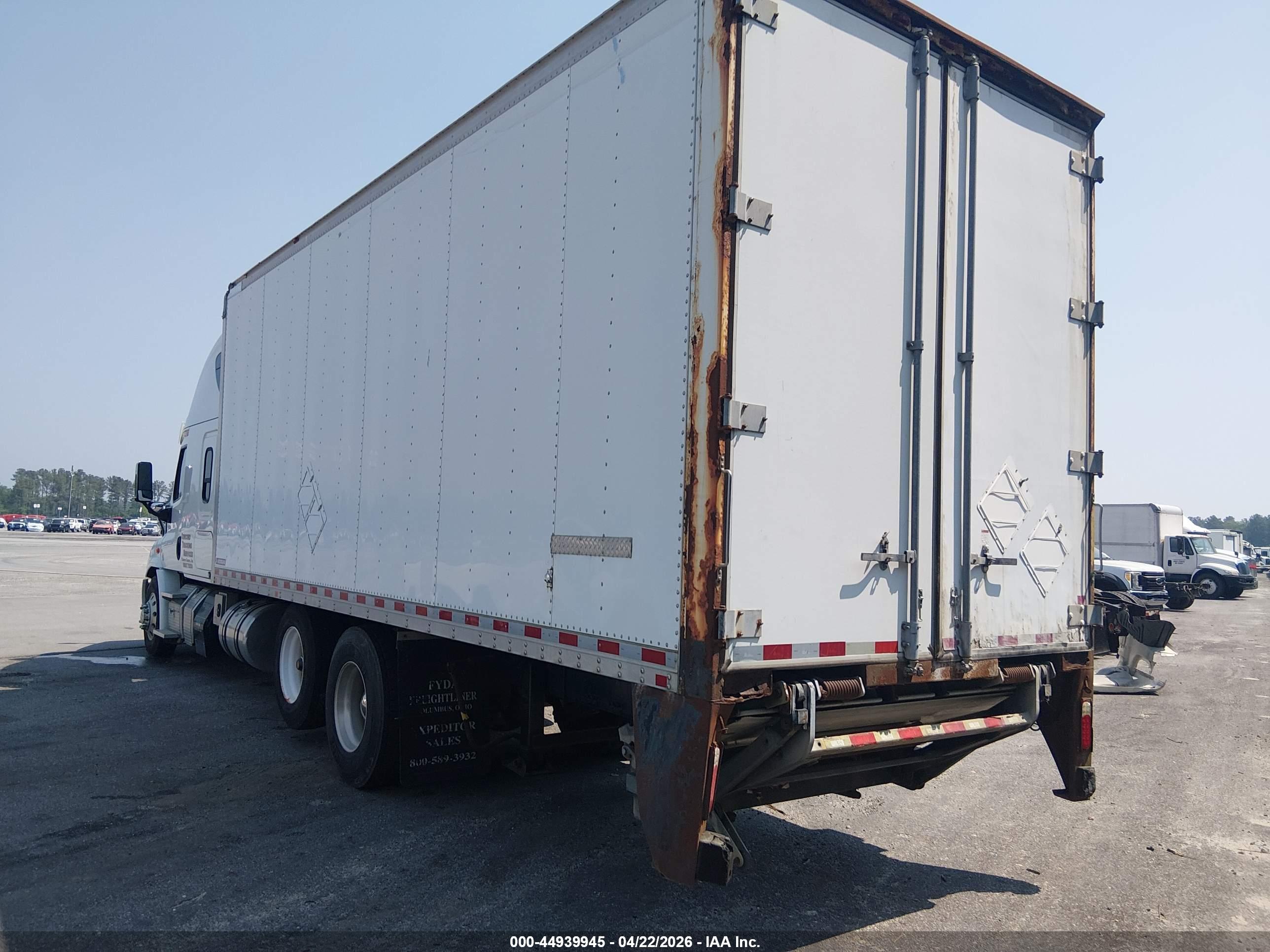 FREIGHTLINER CASCADIA image 3